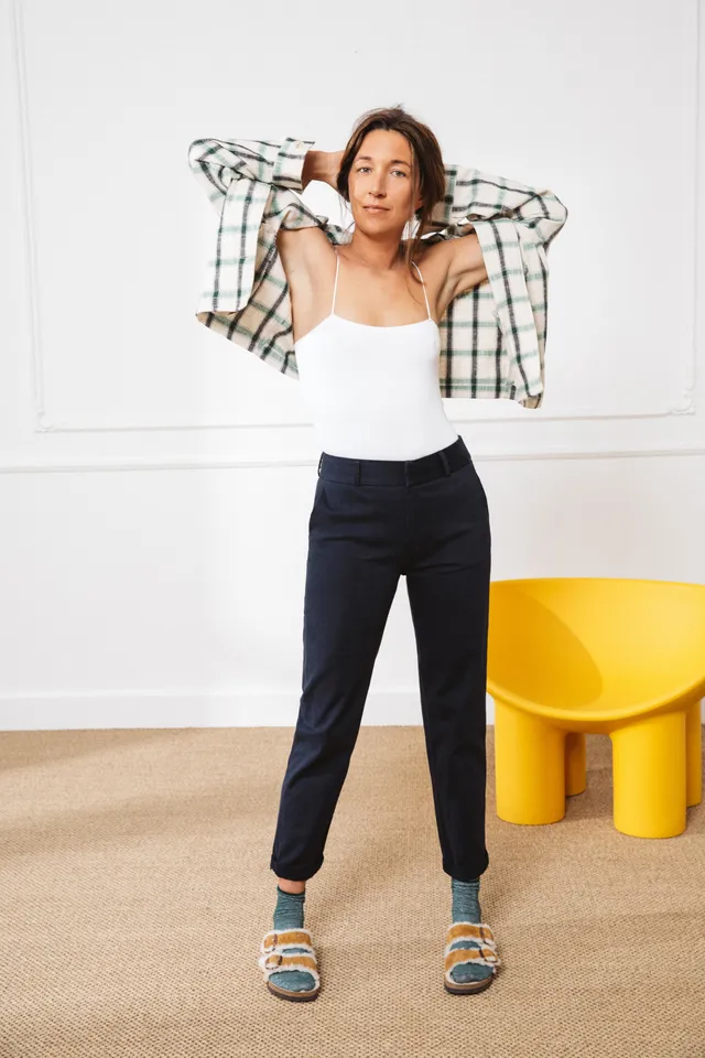 le-pantalon-chino-bleu-marine-pantalon-femme-coton image 1