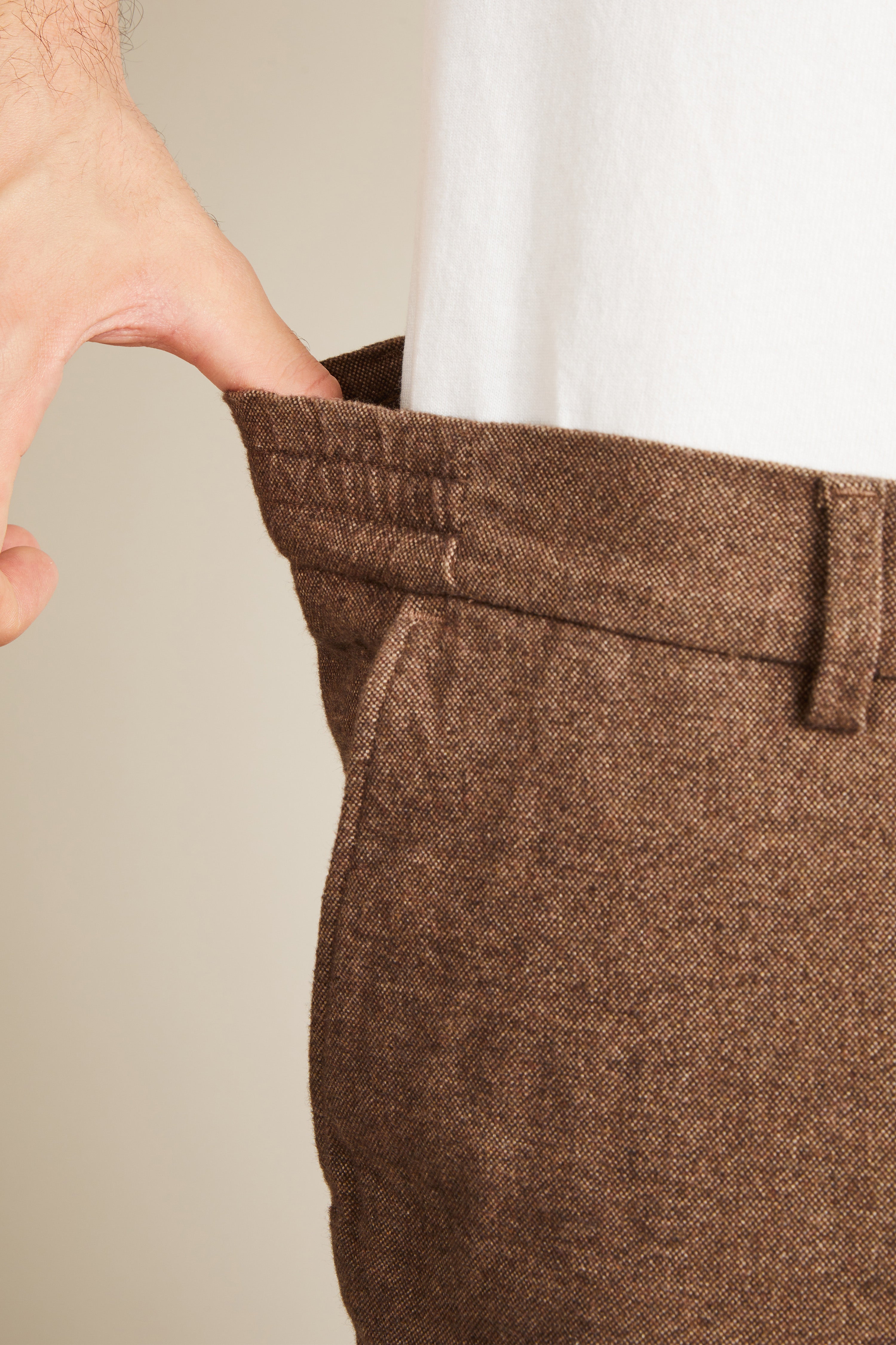 le-pantalon-chinos-homme-chino-marron-chaud-flanelle image 6