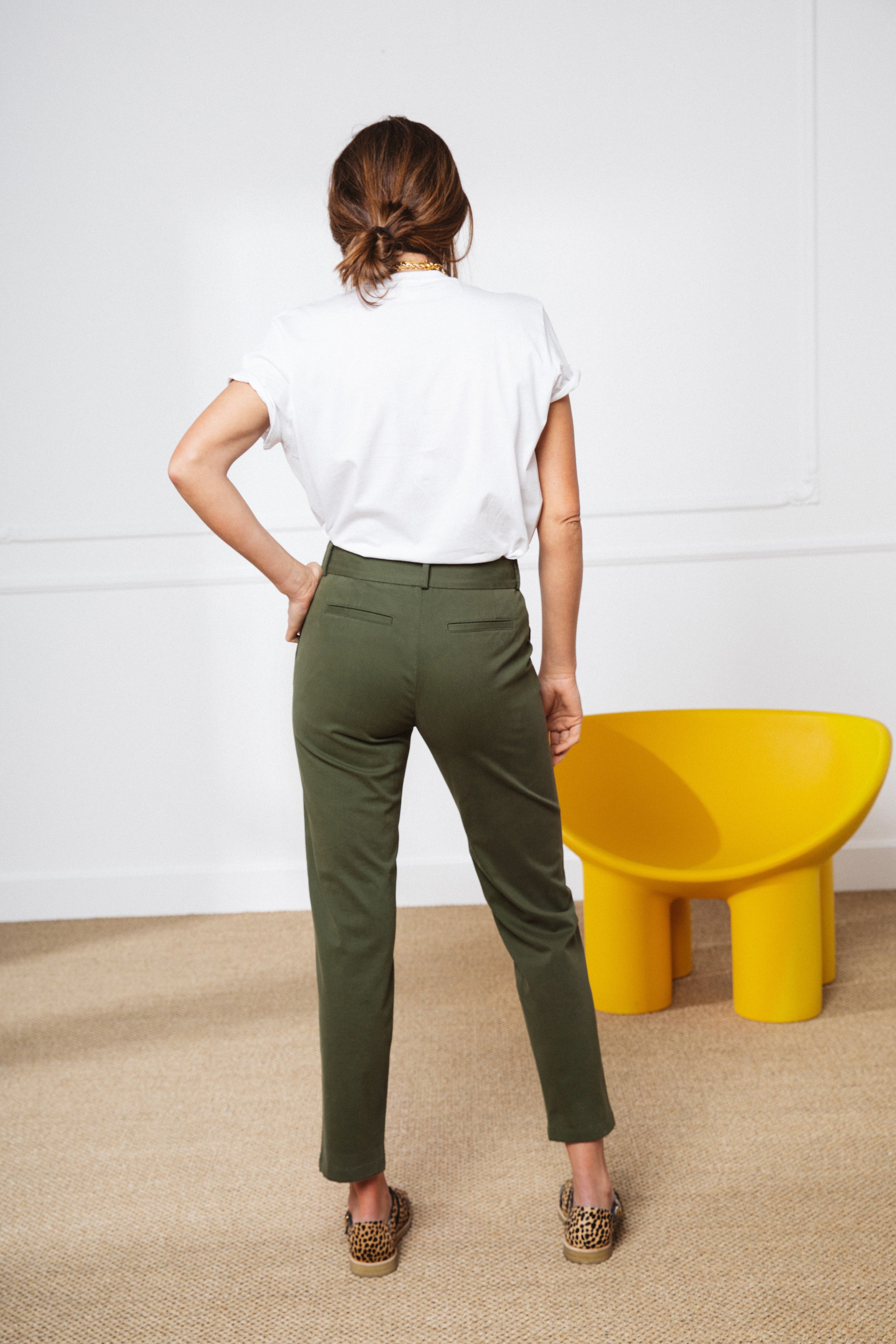 le-pantalon-chino-kaki-pantalon-femme-taille-haute-coton-bio image 4