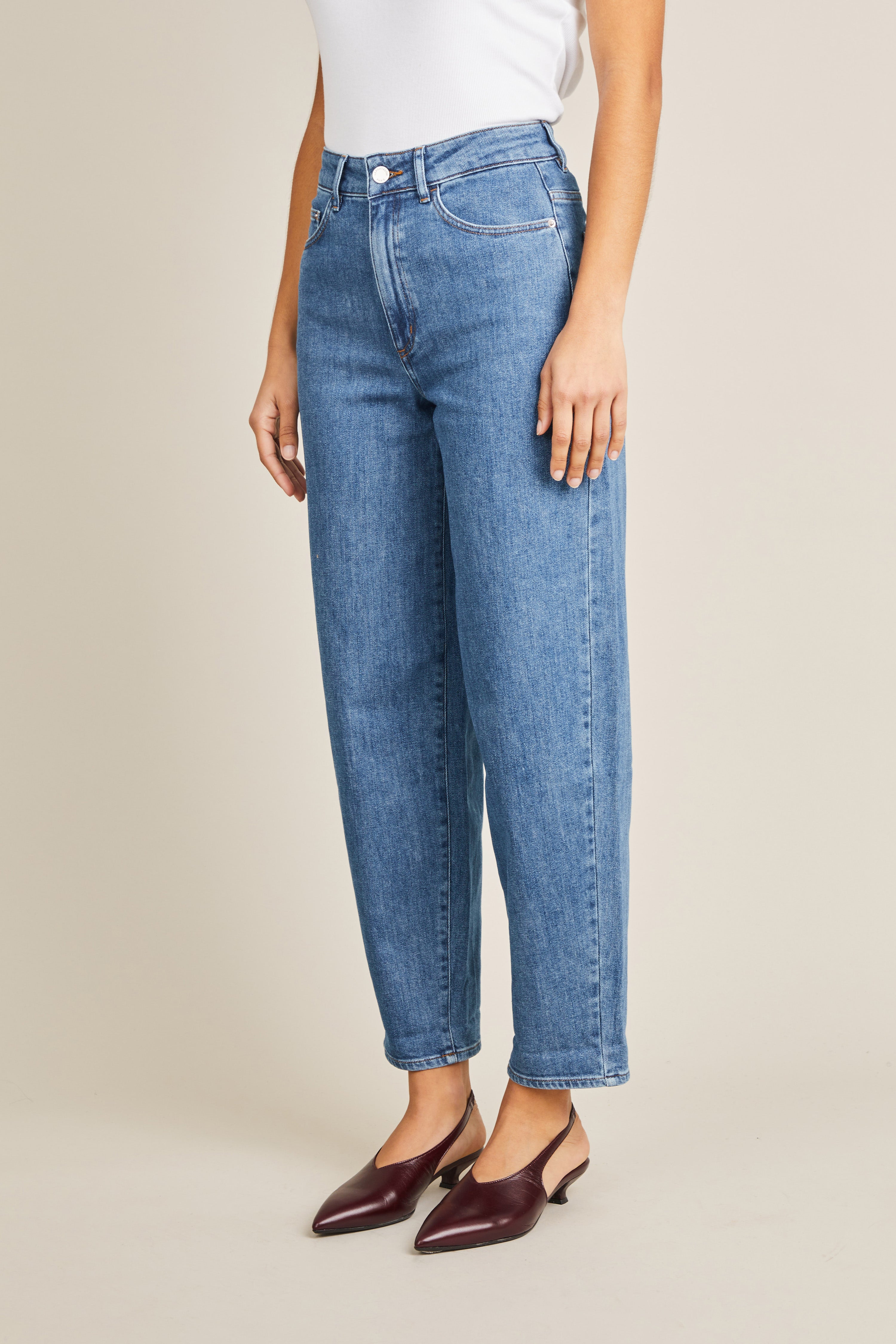 le-pantalon-jeans-femme-balloon-middle-blue-coton-recycl image 4