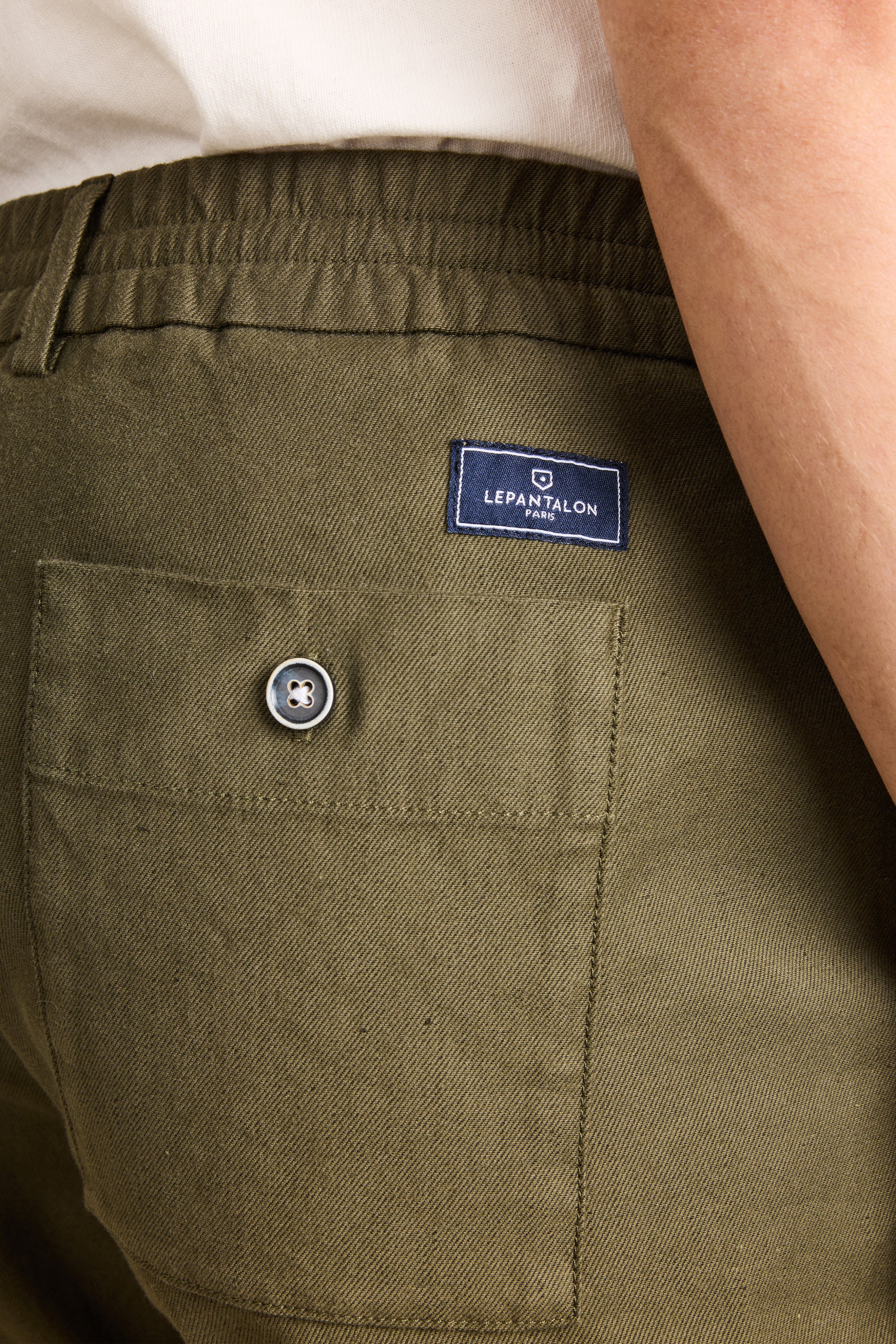 le-pantalon-bermuda-short-kaki-fonc-lin-coton-stretch image 3