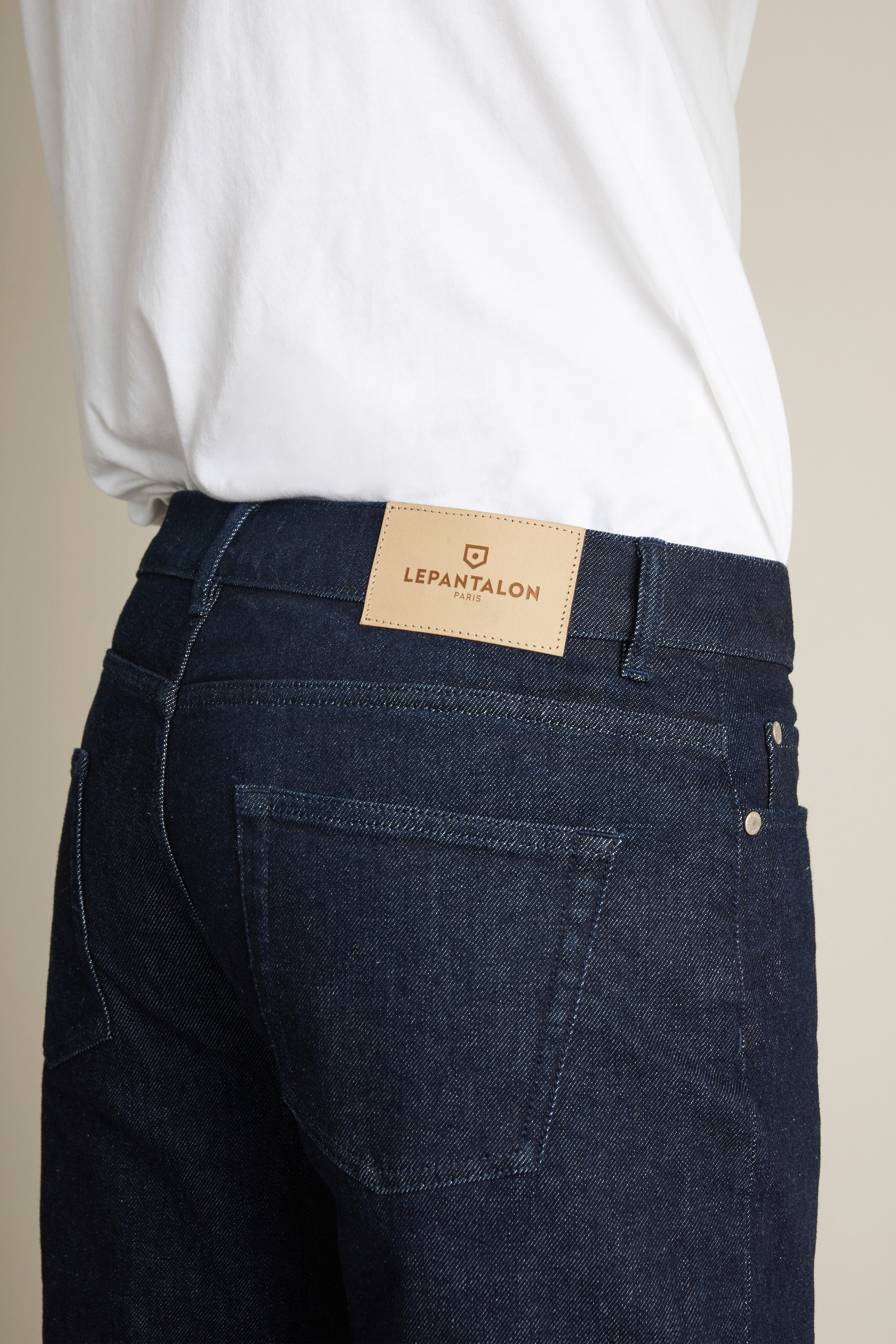 le-pantalon-jeans-homme-classique-bleu-brut-denim image 2