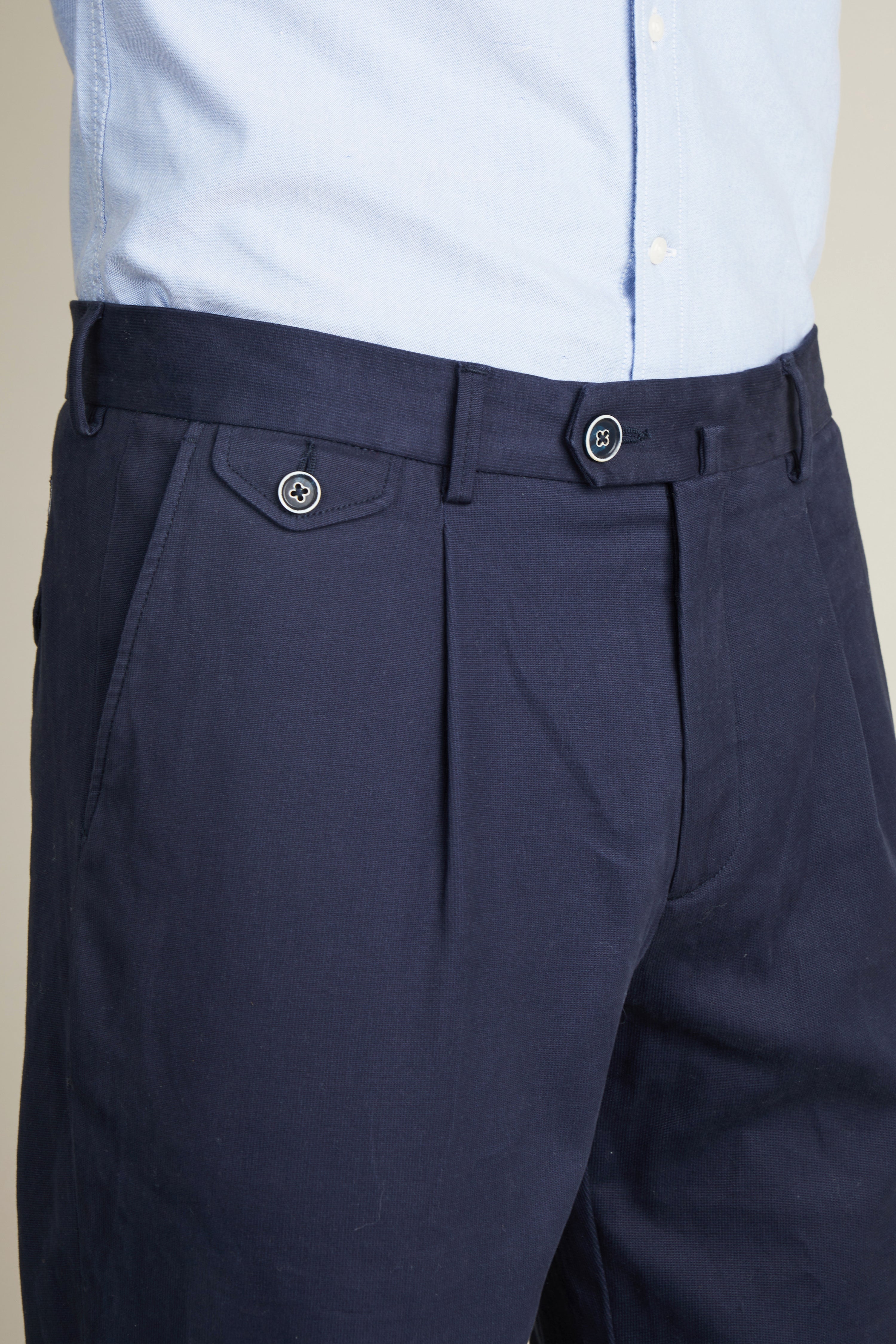 le-pantalon-chinos-homme-chino-pinces-bleu-marine image 2