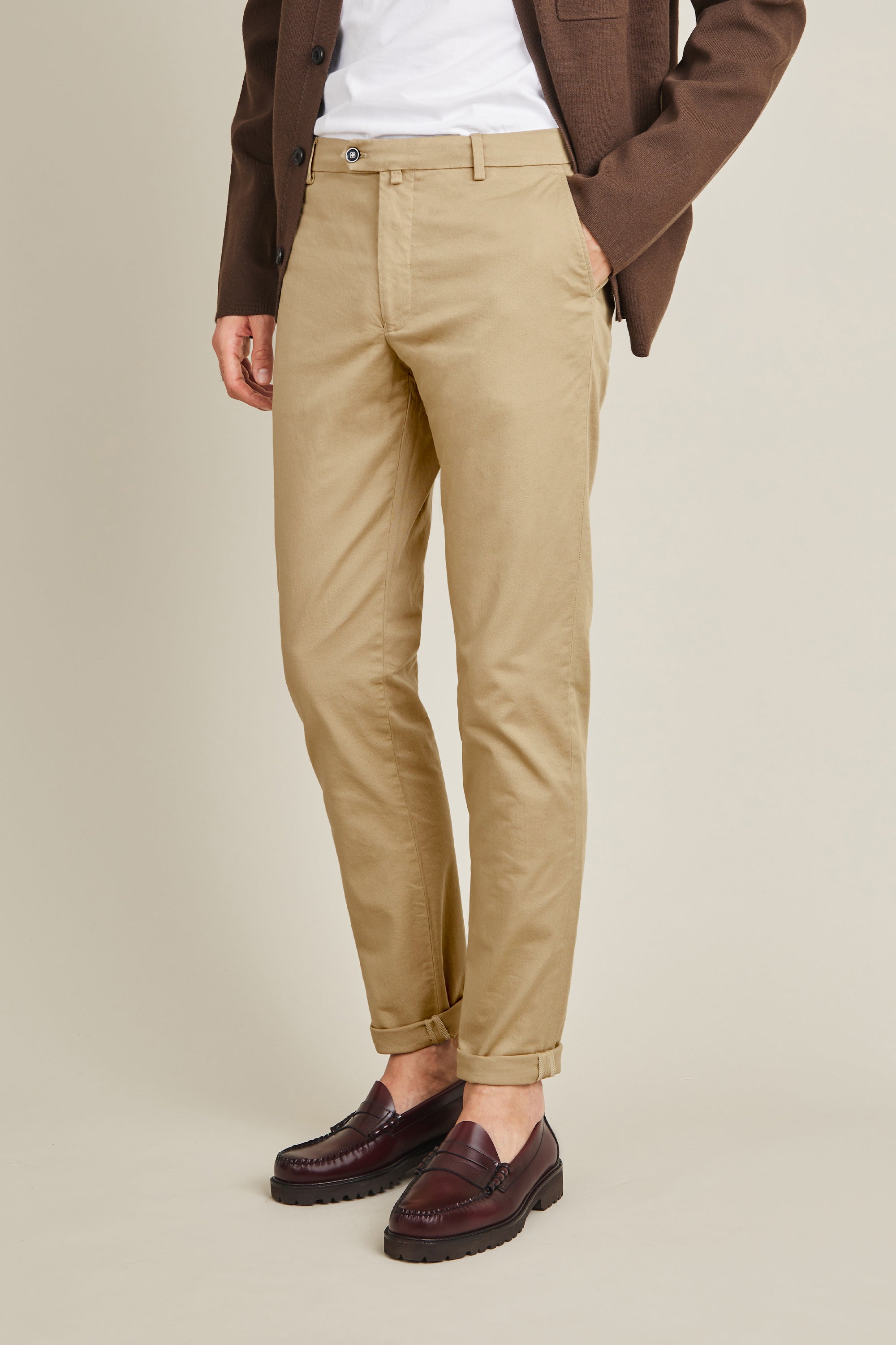 le-pantalon-chinos-homme-chino-beige-coton-semi-slim image 8