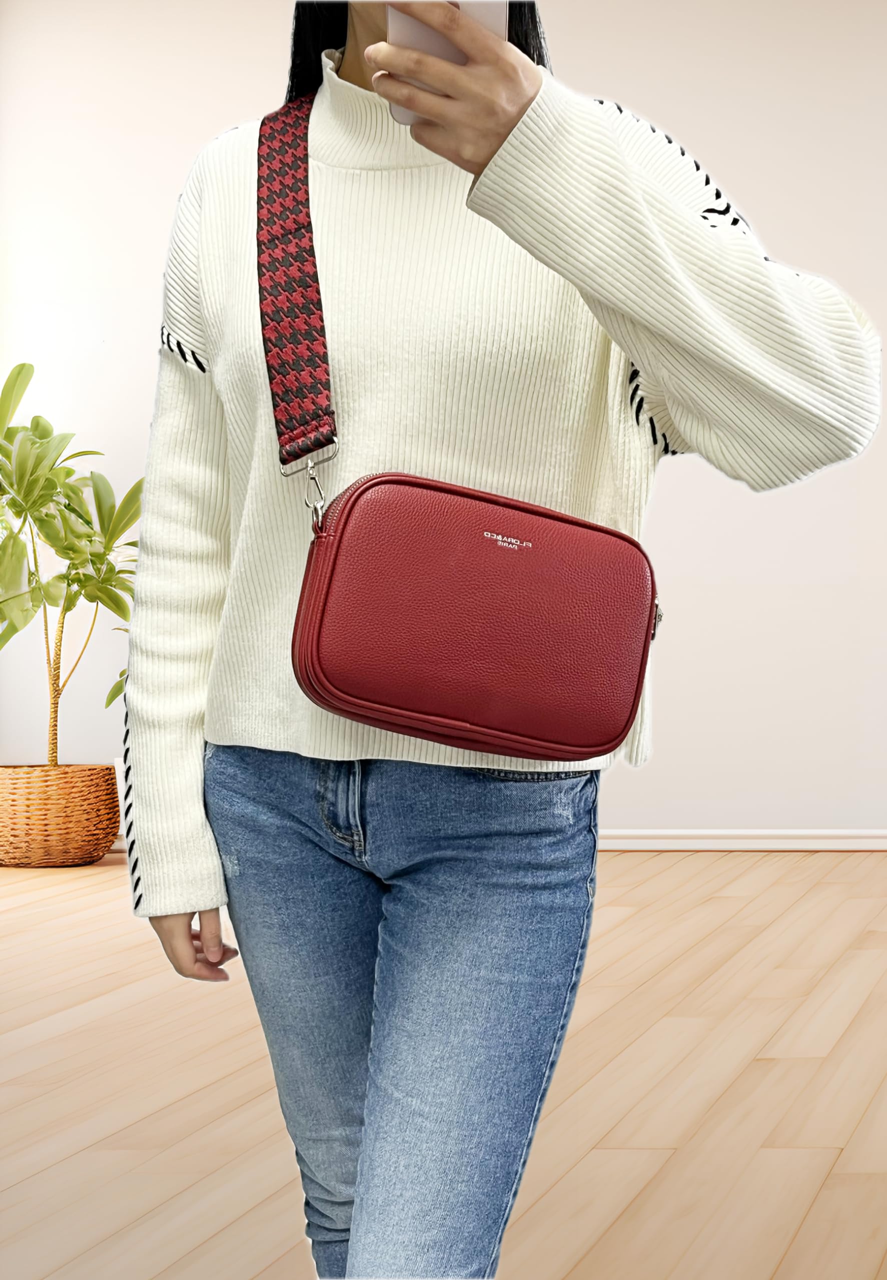 flora-co-sacs-bandouli-res-besace-rouge-simili-cuir-3-poches image 3