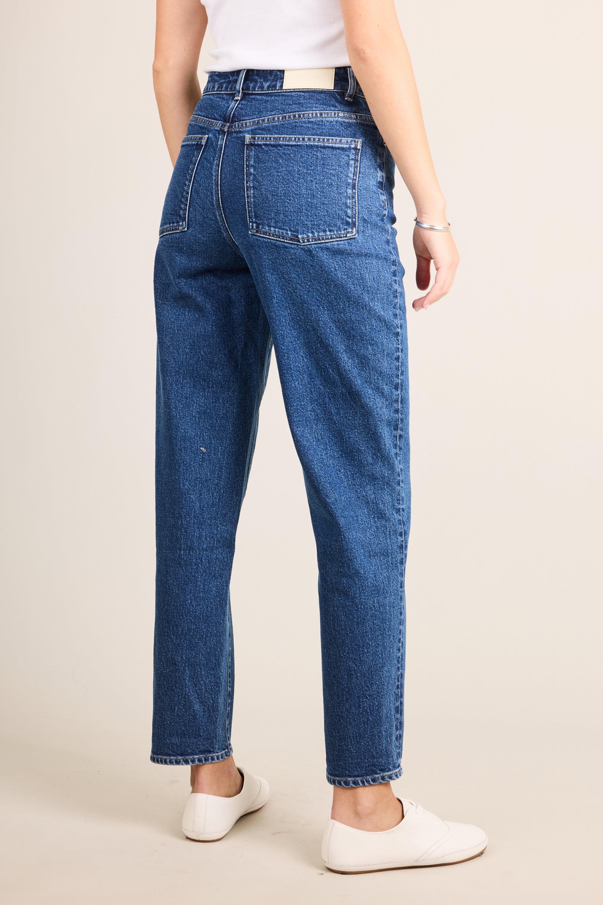 le-pantalon-jeans-femme-mom-jean-bleu-stone-stretch image 4