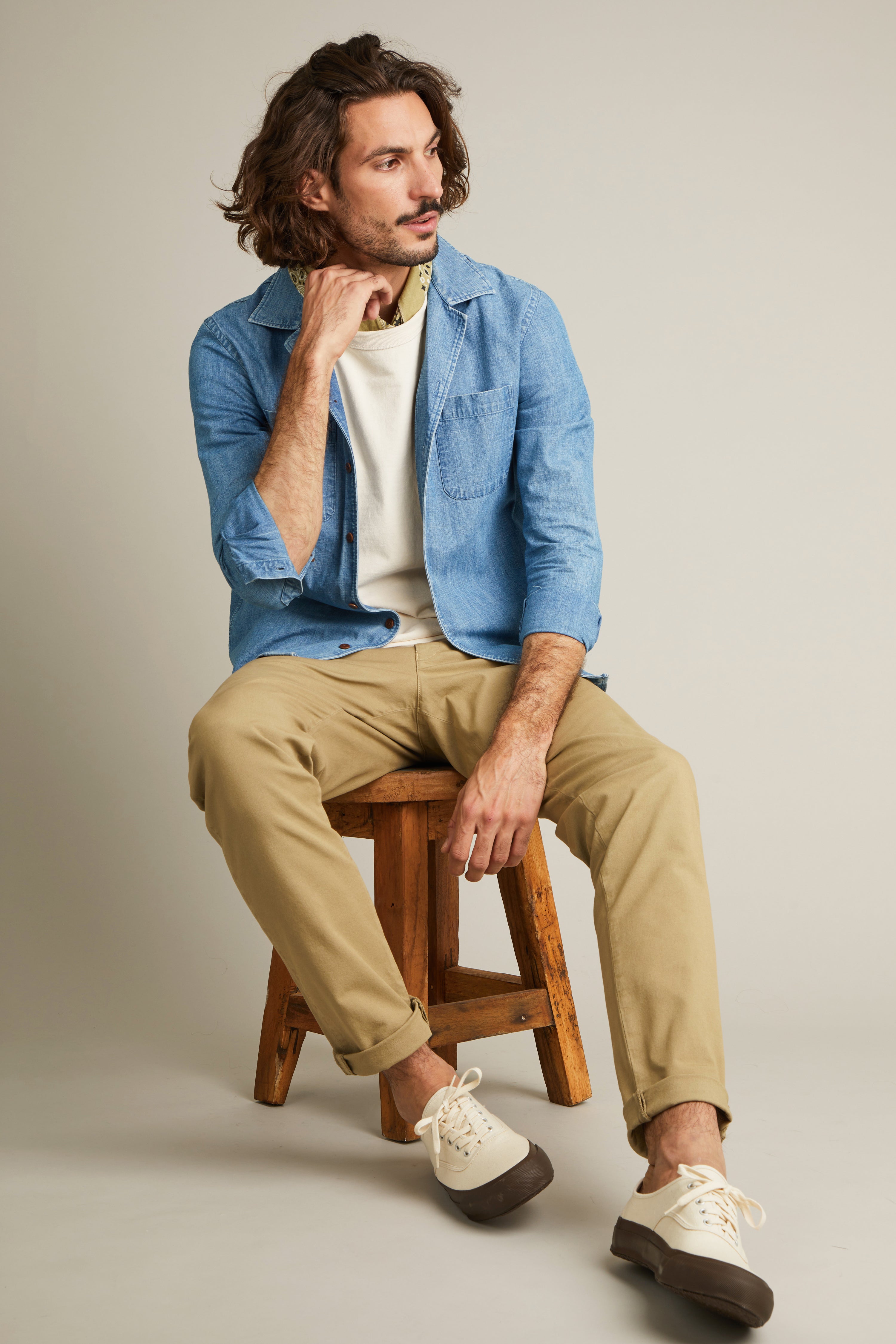 le-pantalon-chino-sport-beige-carotte-coton-stretch image 4