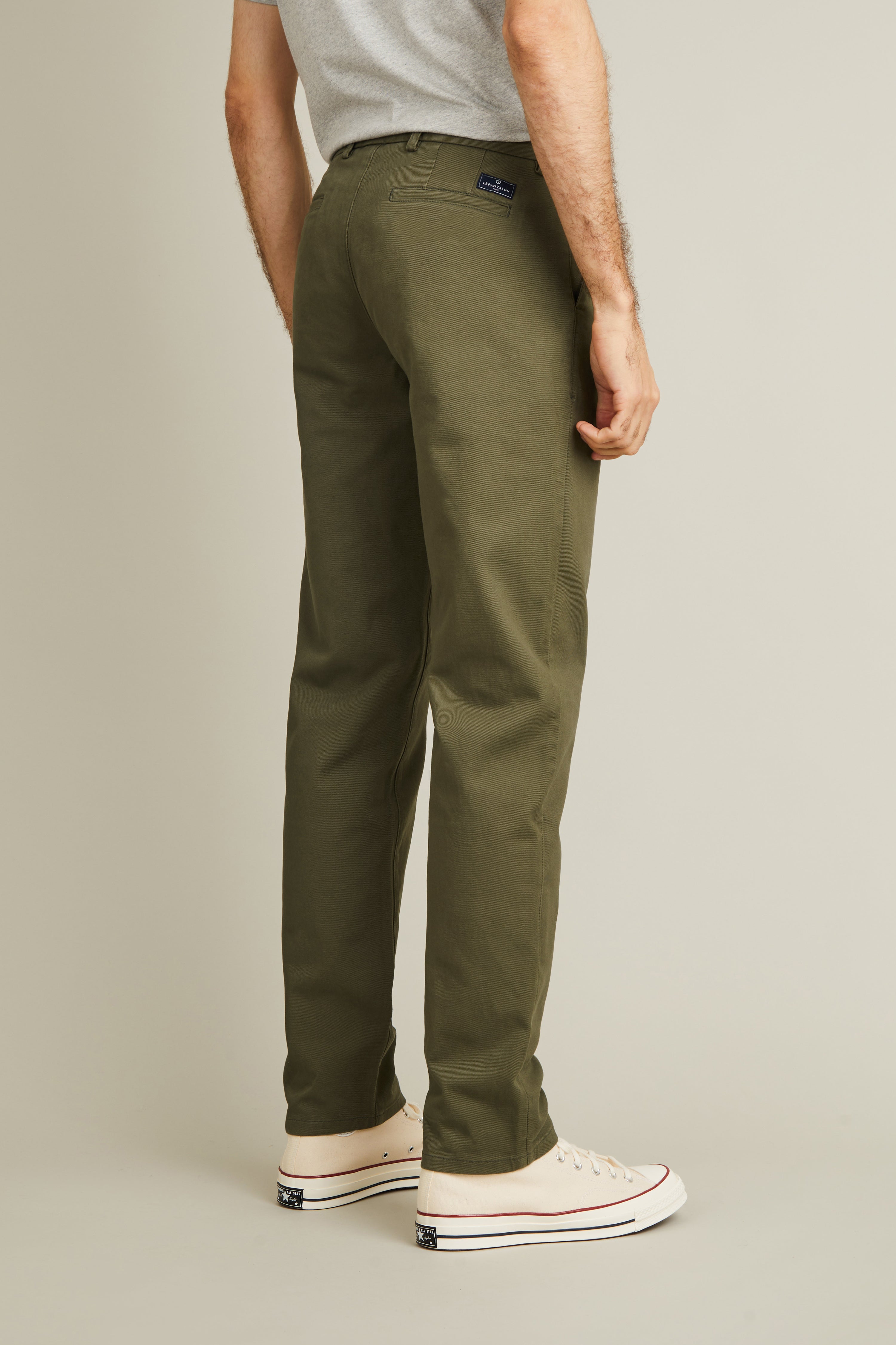 le-pantalon-droit-chino-homme-kaki-coton-coupe-droite image 5