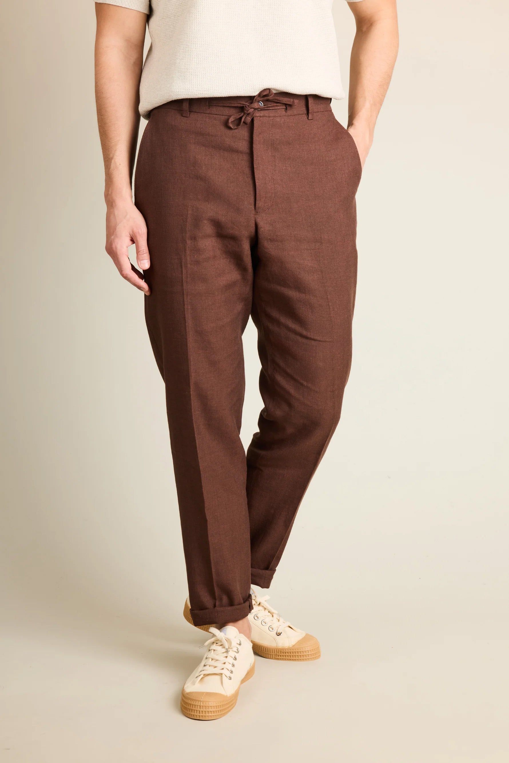 le-pantalon-chinos-homme-pantalon-lin-b-ne-coupe-carotte image 1
