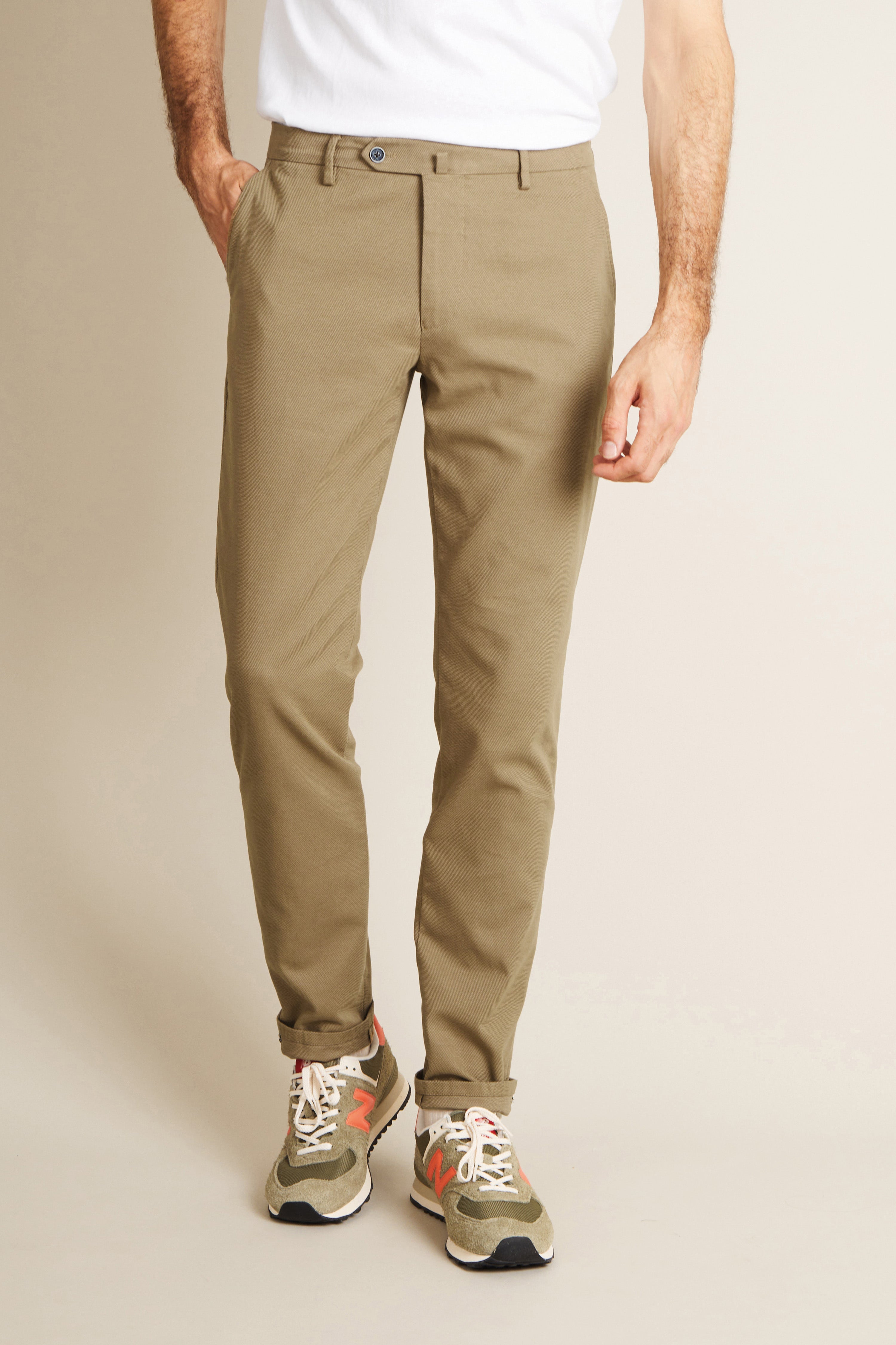 le-pantalon-chinos-homme-textur-beige-fonc-chino-taille-42 image 5