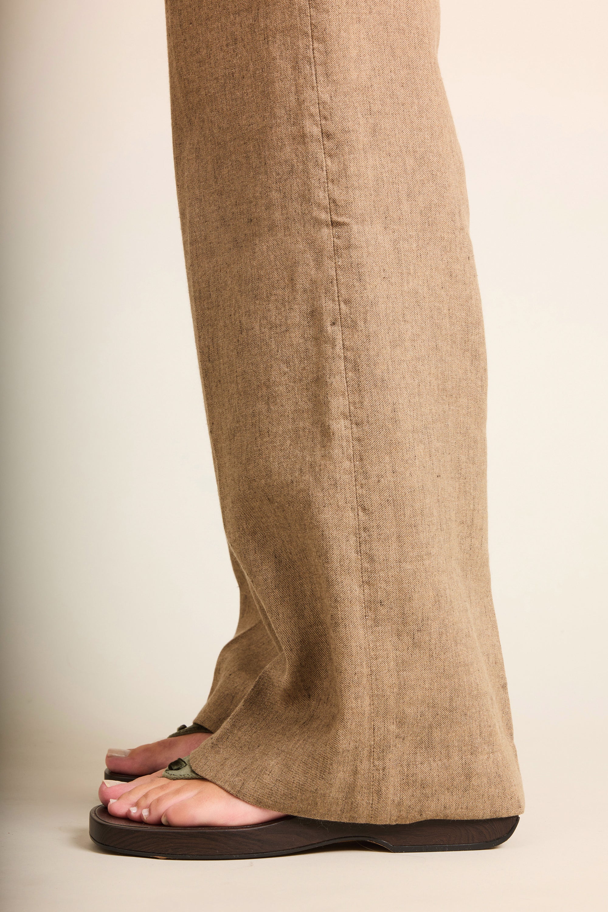 le-pantalon-pantalons-femme-wideleg-marron-clair-lin-coton image 7