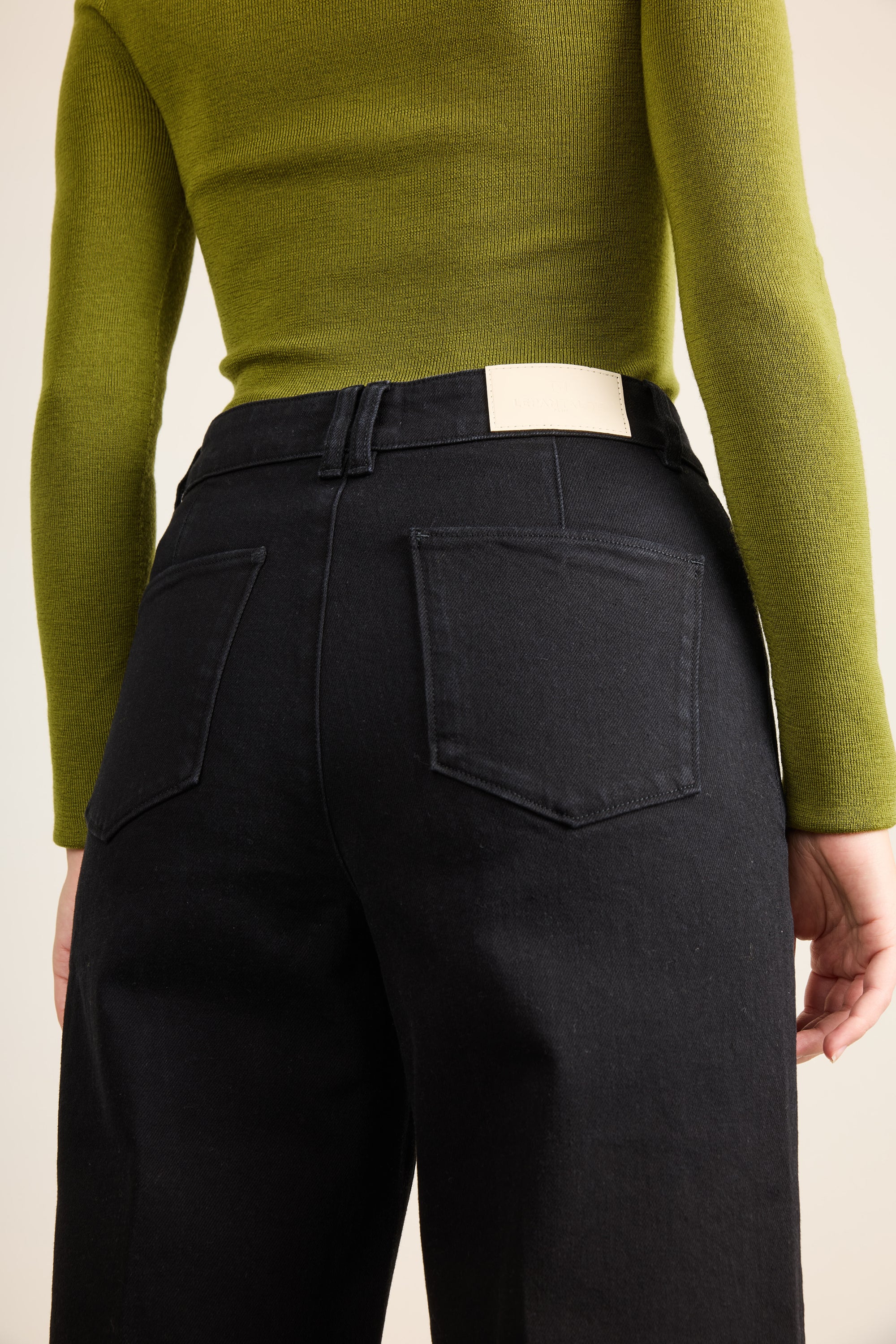 le-pantalon-jean-wideleg-noir-femme-coton-bio image 5