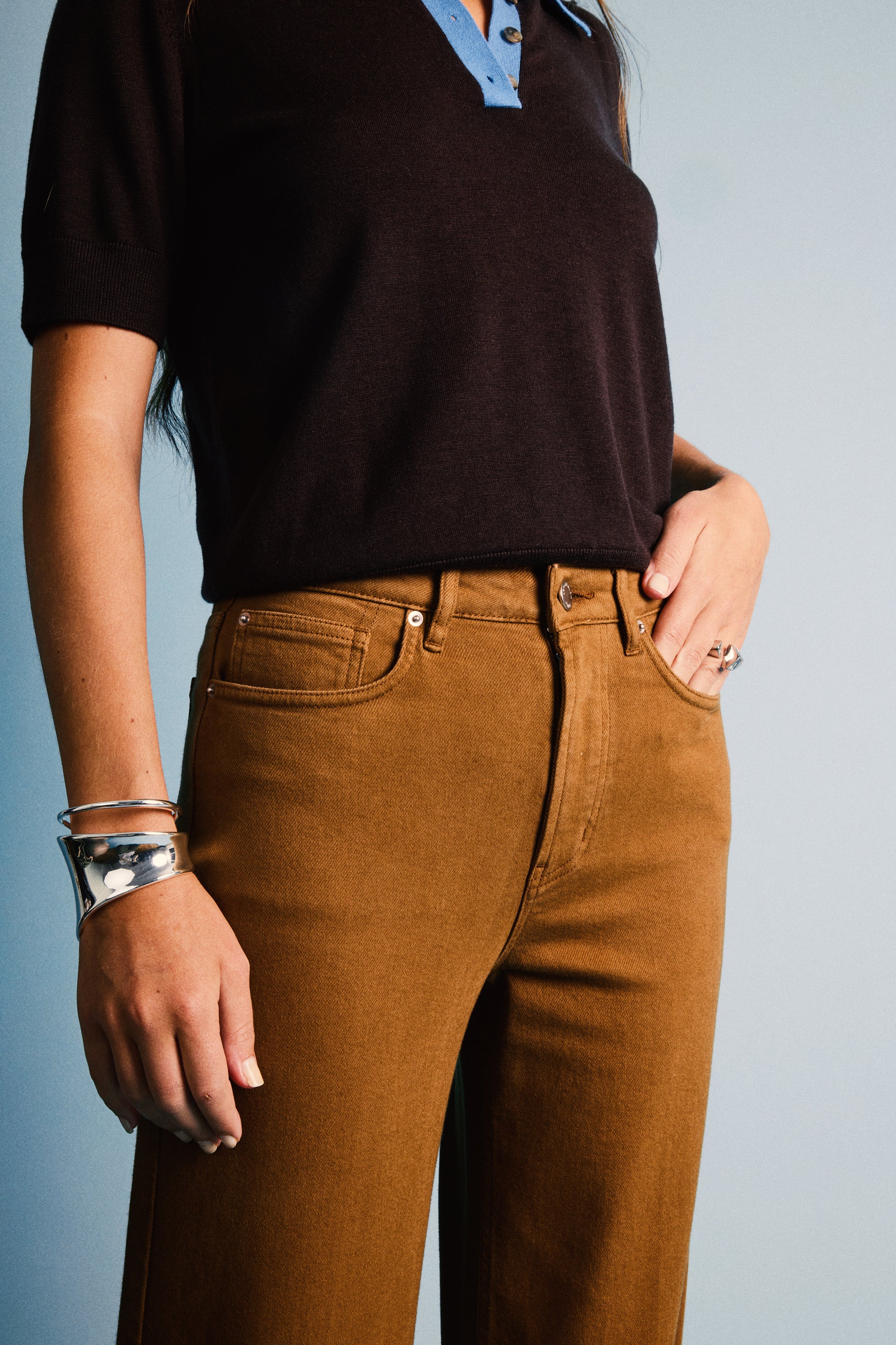 le-pantalon-jean-flare-caramel-jean-femme-coton-recycl image 2