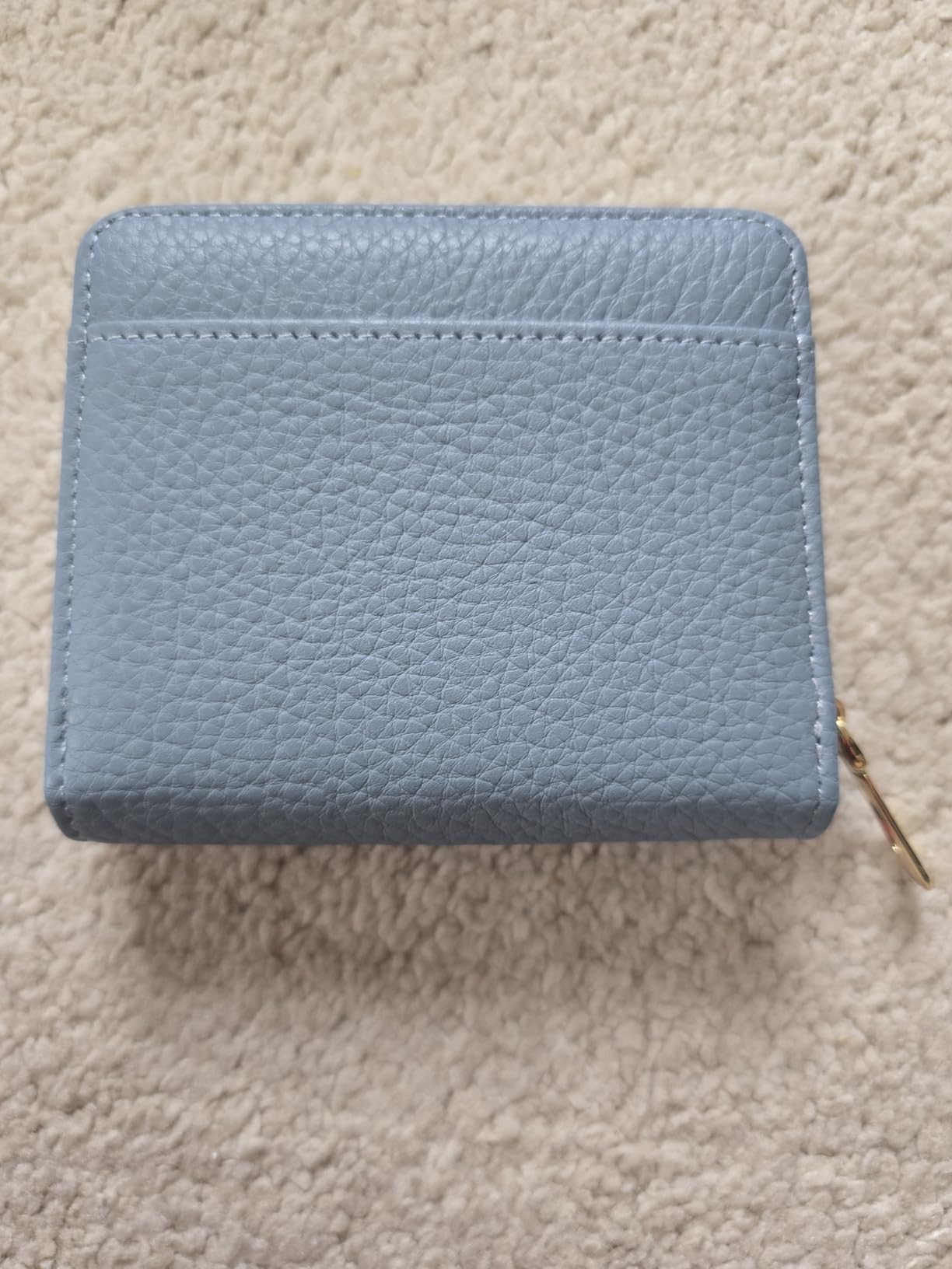 Compact fermé