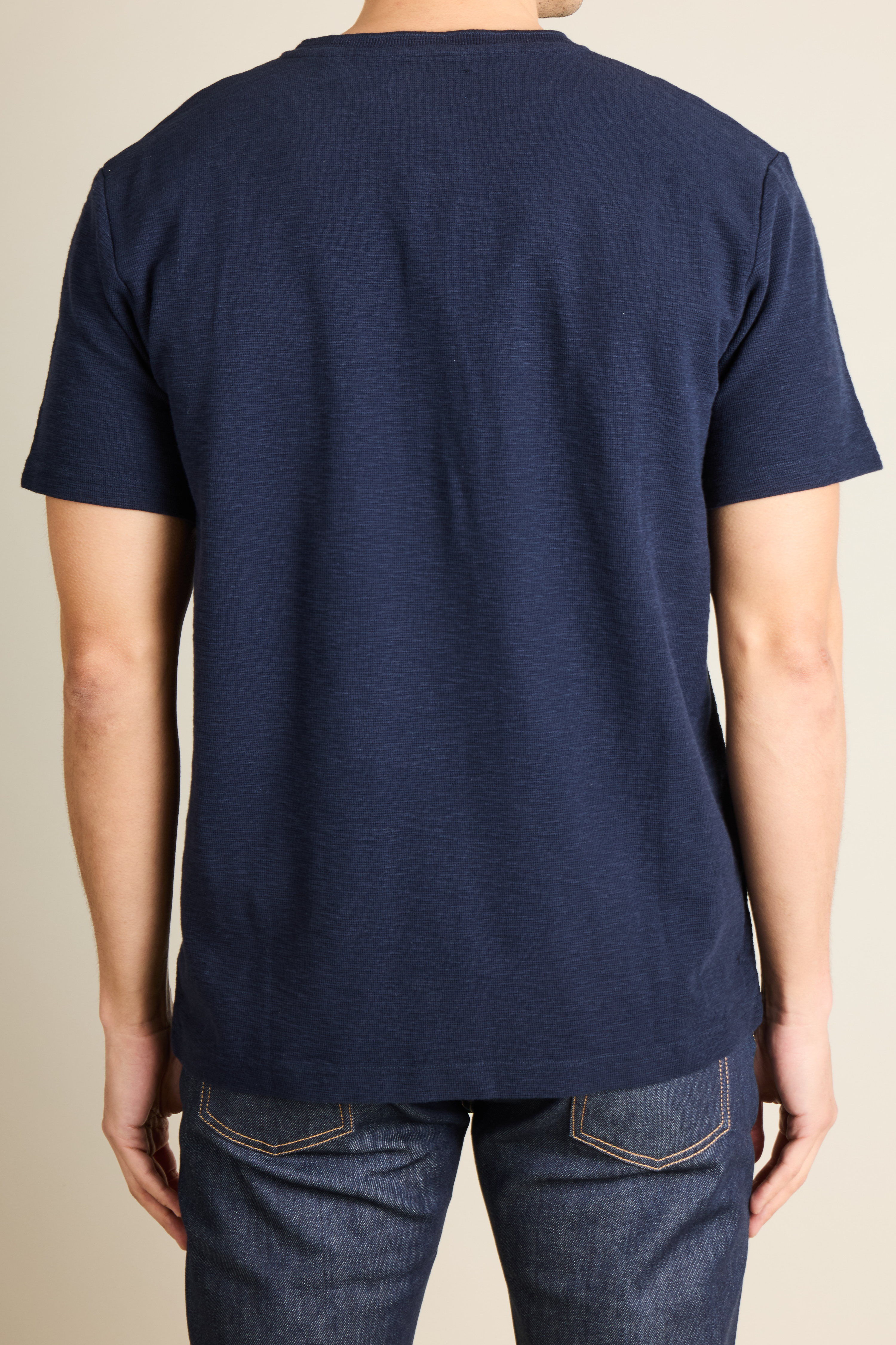 le-pantalon-t-shirts-homme-henley-t-shirt-bleu-marine-coton image 5