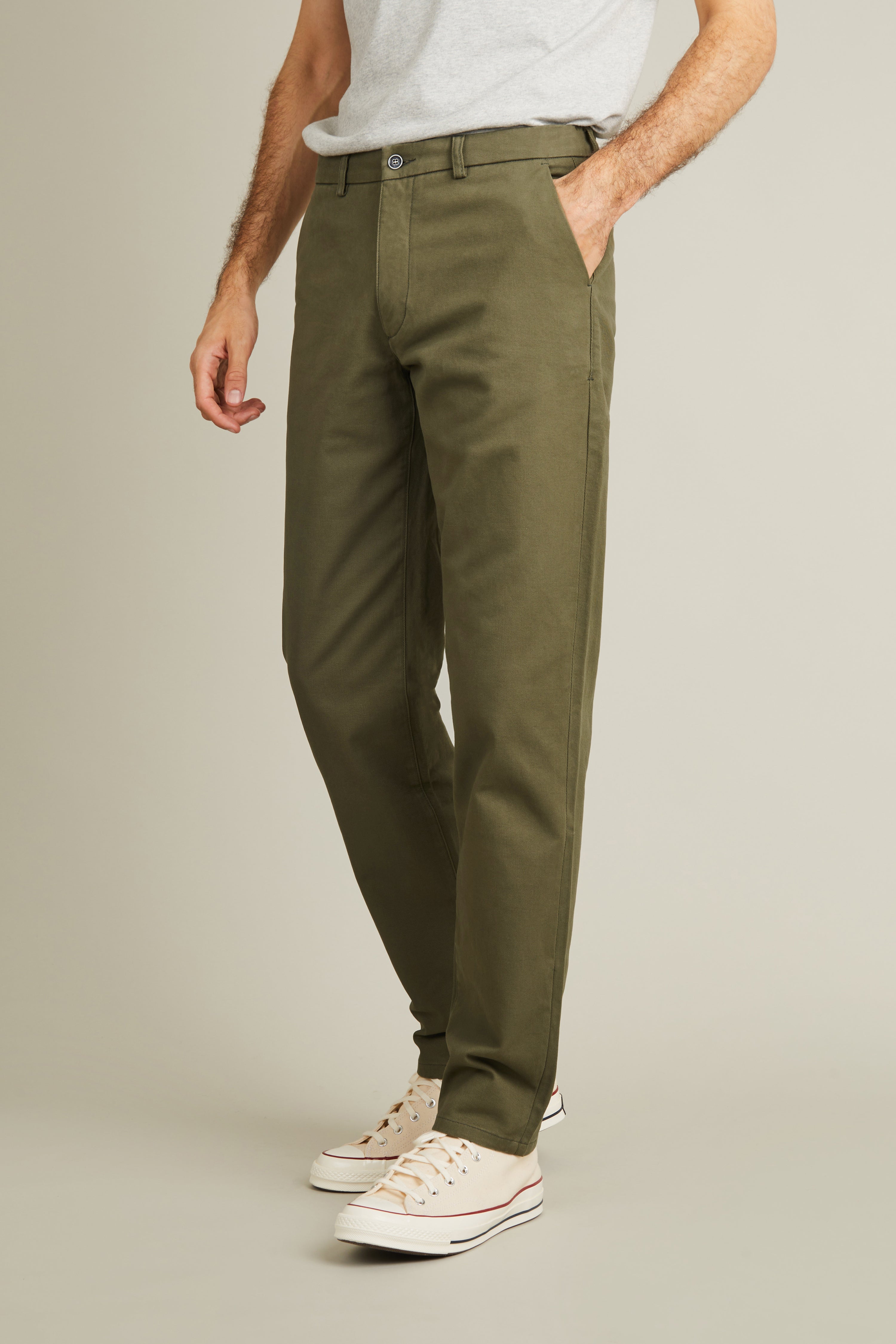 le-pantalon-droit-chino-homme-kaki-coton-coupe-droite image 4