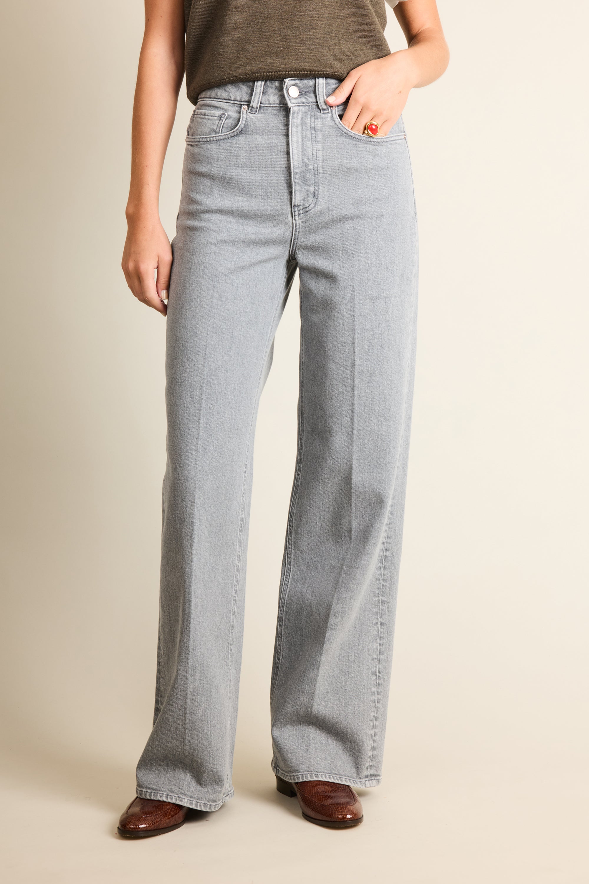 le-pantalon-jeans-femme-wideleg-jean-gris-taille-haute image 1