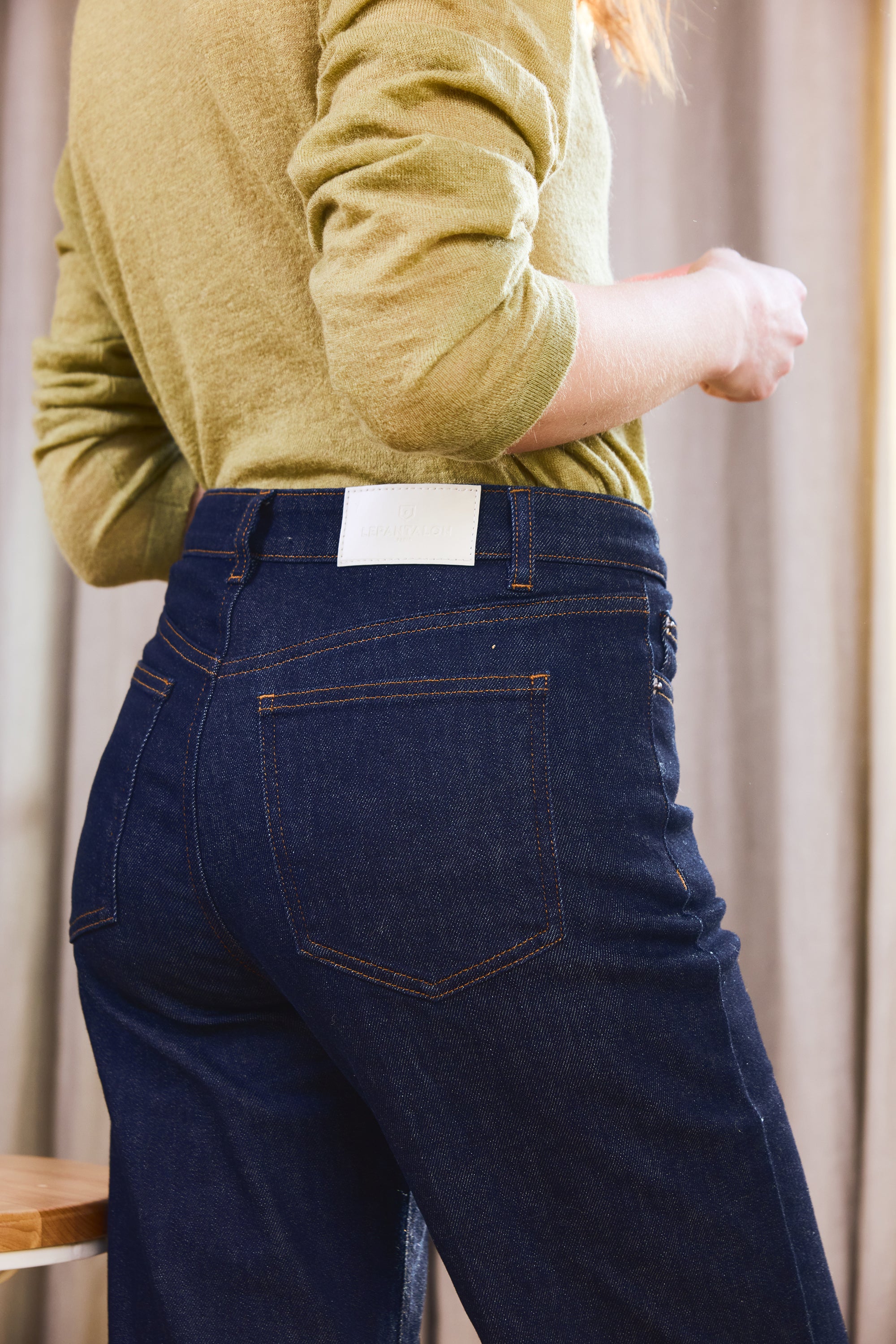 le-pantalon-jeans-femme-jean-flare-bleu-coton-stretch-7-8-me image 6