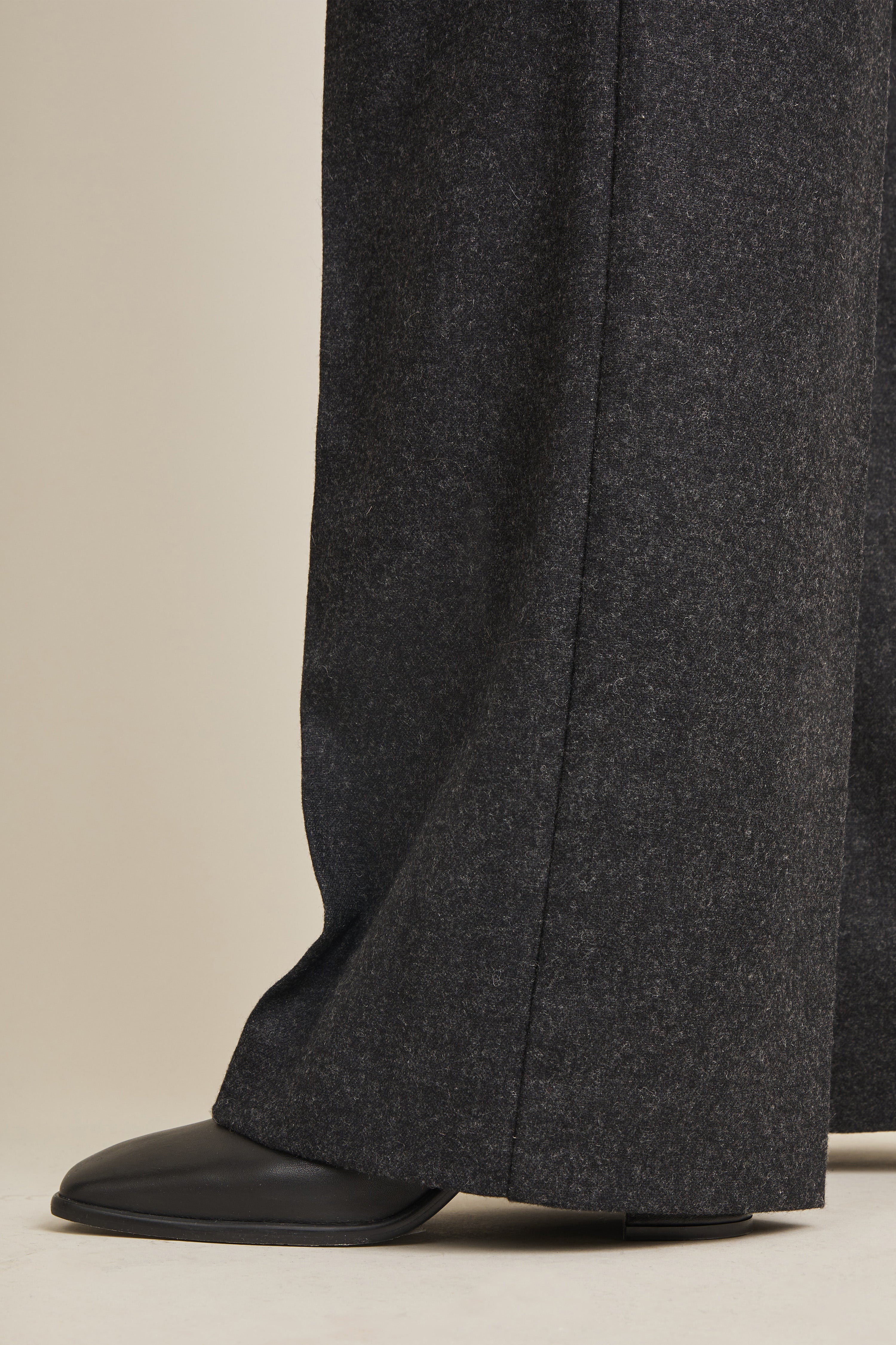 le-pantalon-palazzo-flanelle-gris-anthracite-laine image 6
