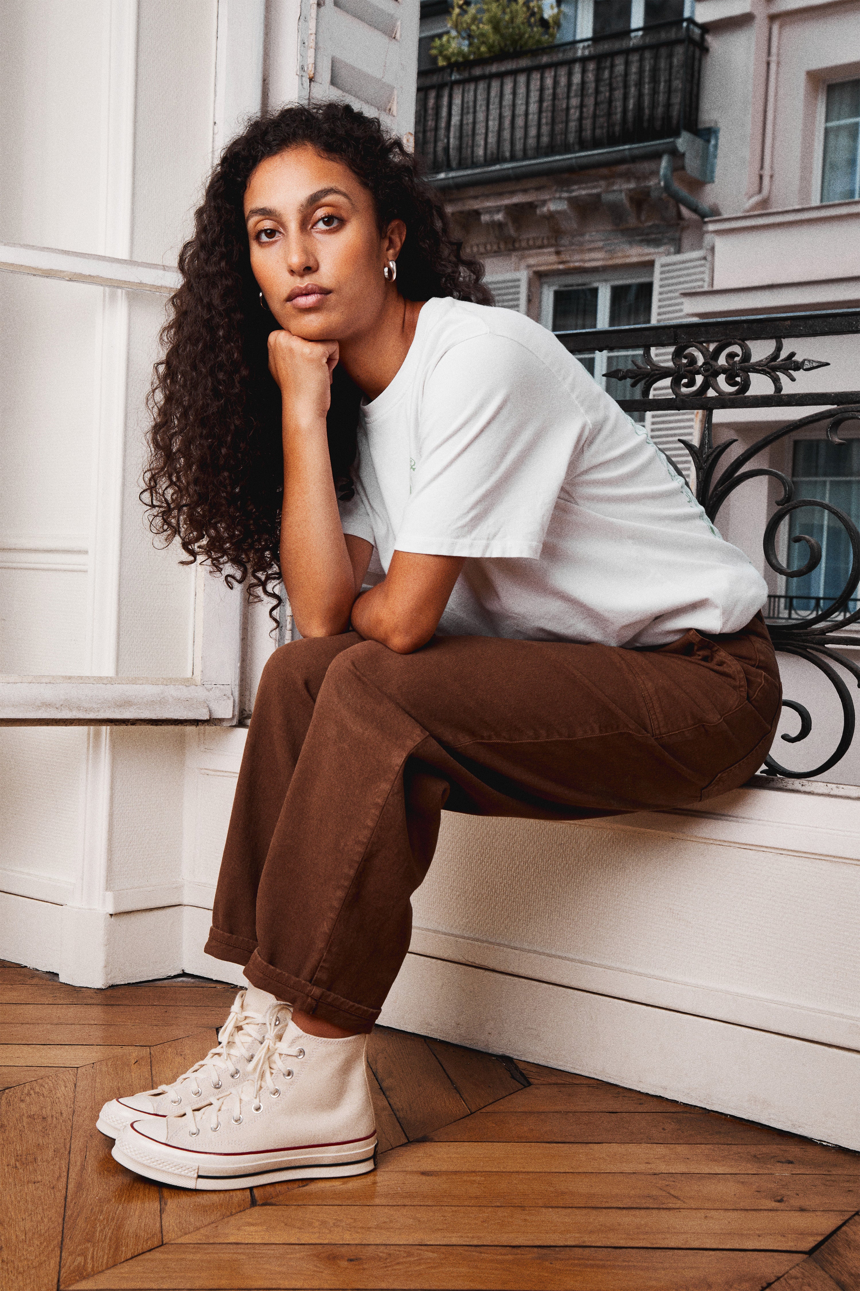 le-pantalon-jeans-femme-jean-balloon-marron-coton-recycl image 5