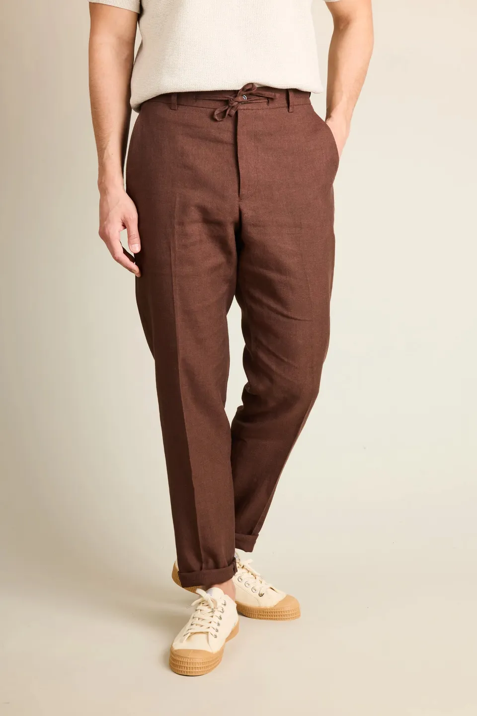 le-pantalon-chinos-homme-pantalon-lin-b-ne-coupe-carotte image 1