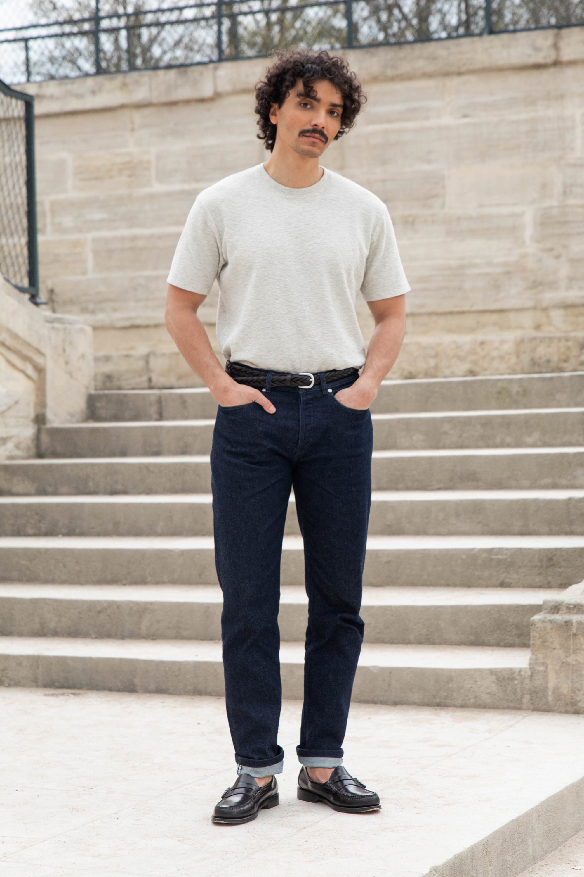 le-pantalon-jeans-homme-classique-bleu-brut-denim image 8
