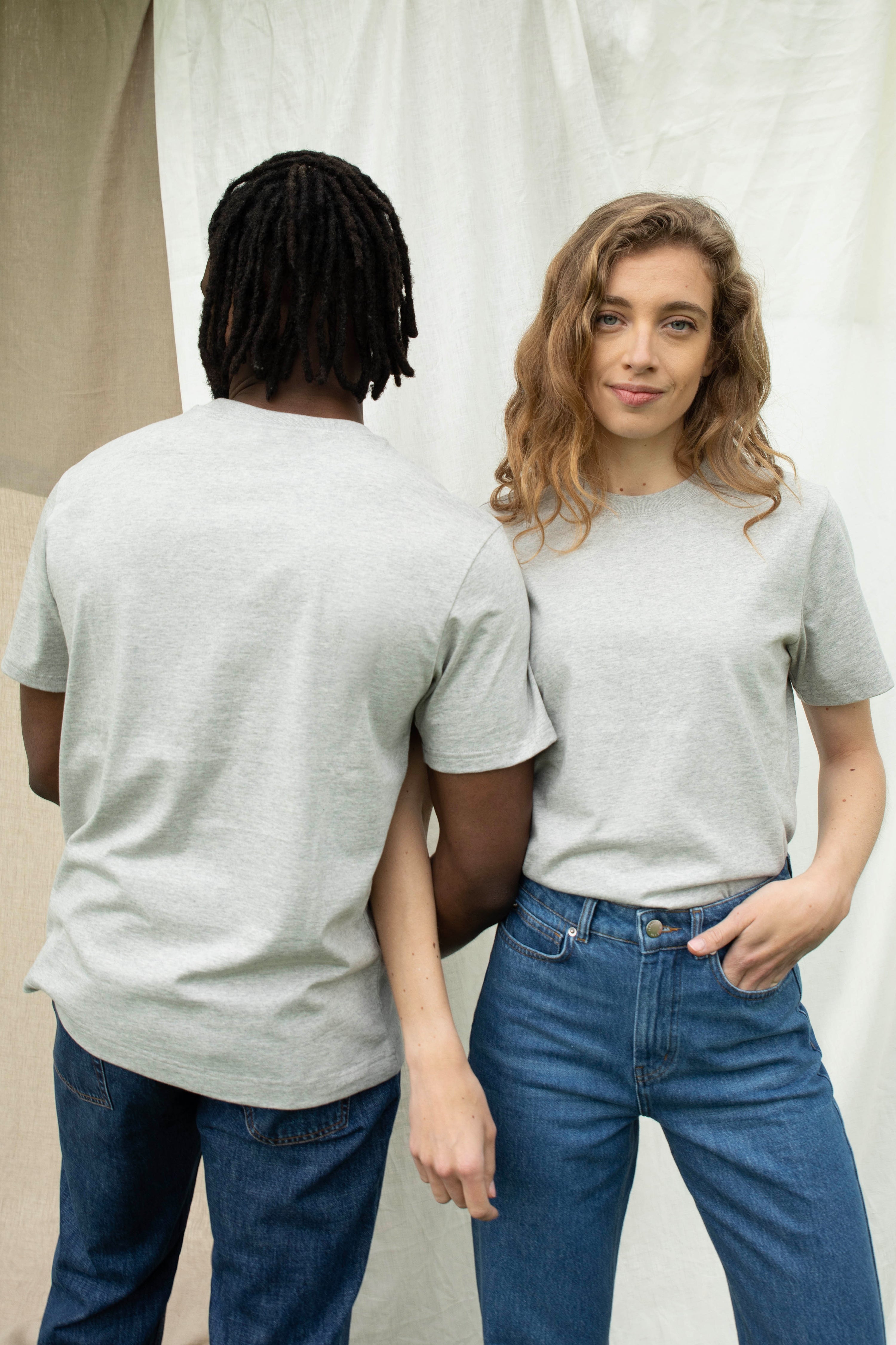 le-pantalon-tee-shirt-gris-chin-homme-coton-bio image 2