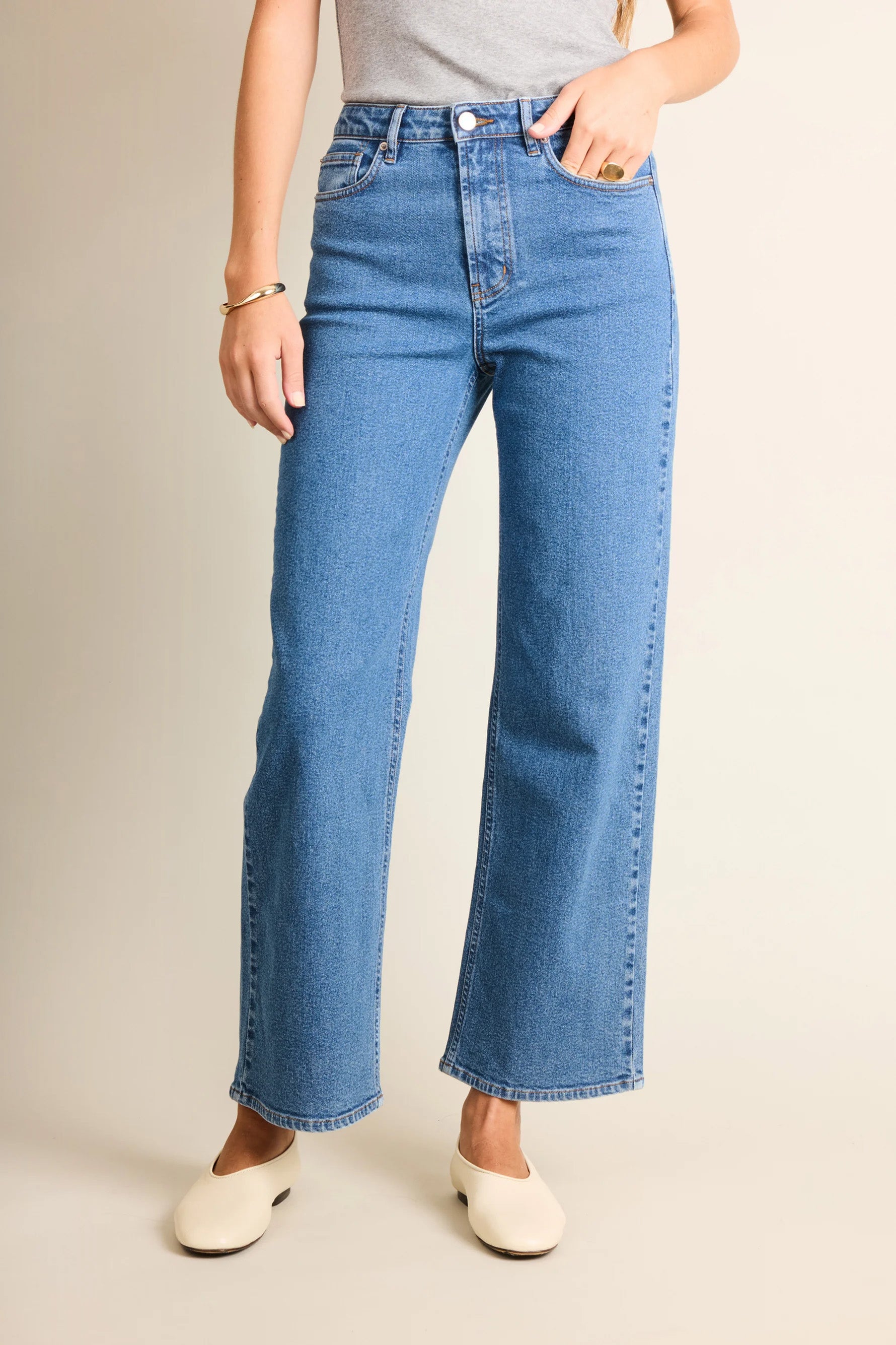 le-pantalon-jean-flare-bleu-stone-jean-femme-stretch image 1