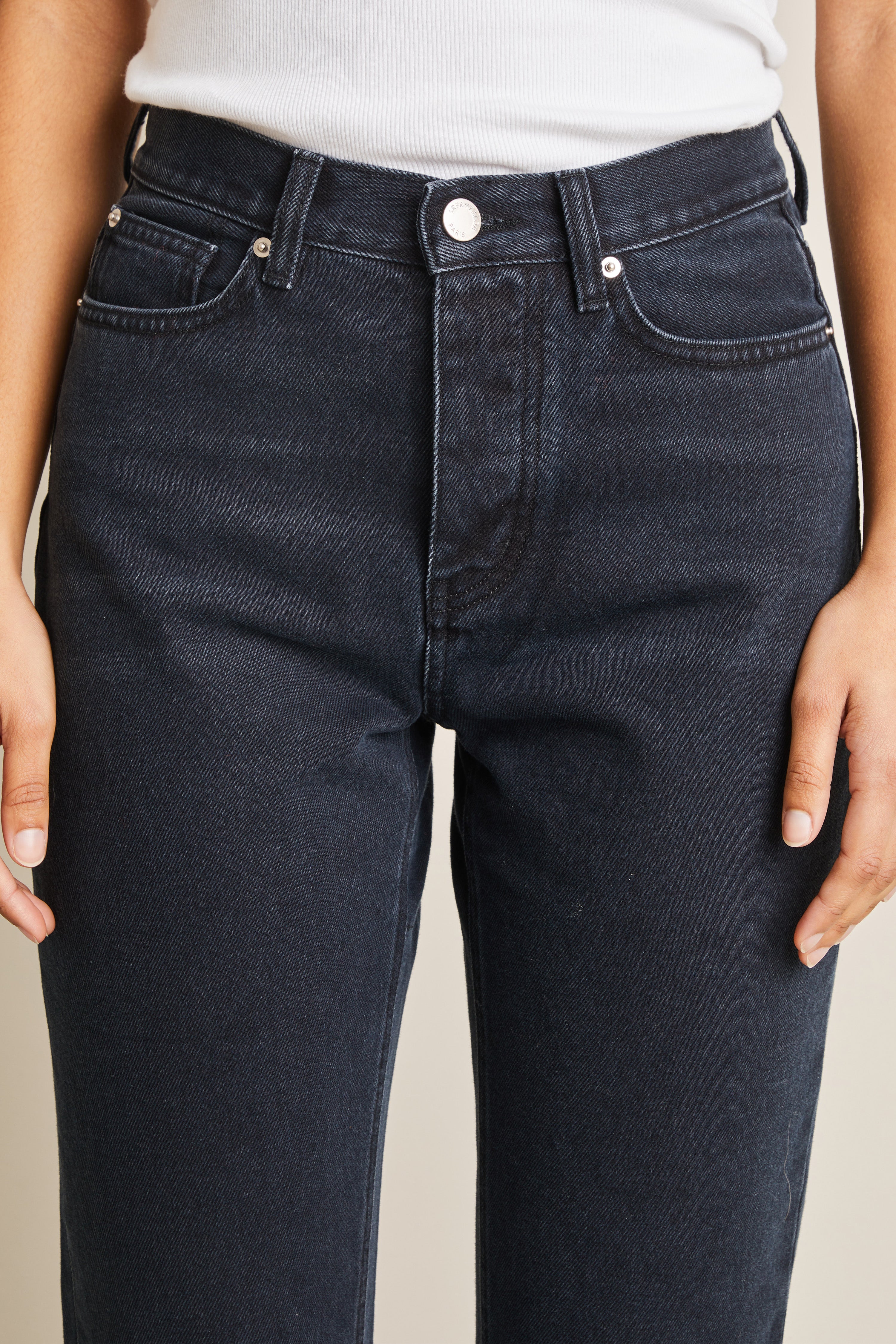 le-pantalon-jean-droit-noir-v1-taille-haute-coton-bio image 3