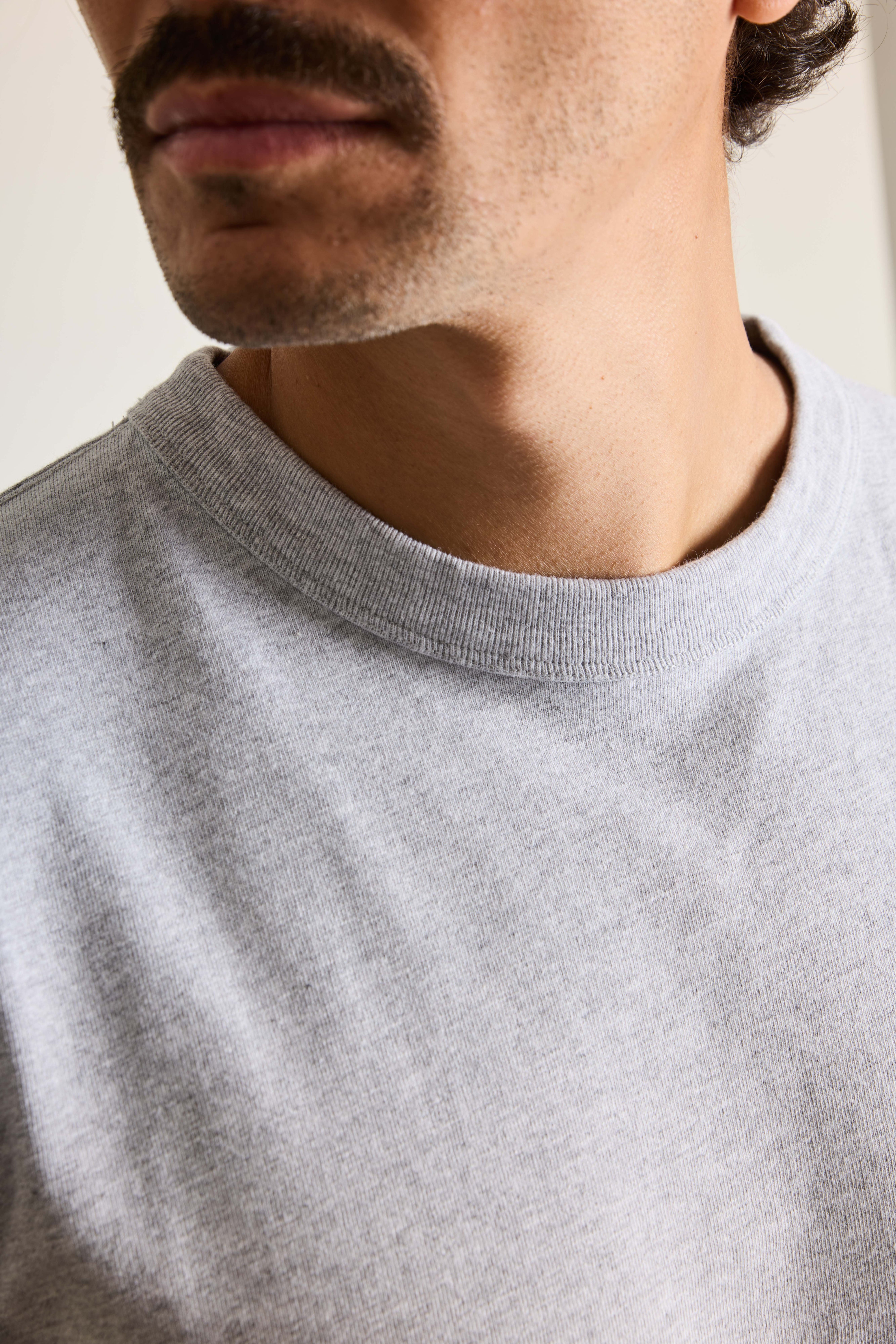 le-pantalon-t-shirts-homme-tee-shirt-gris-chin-coton-300g image 2