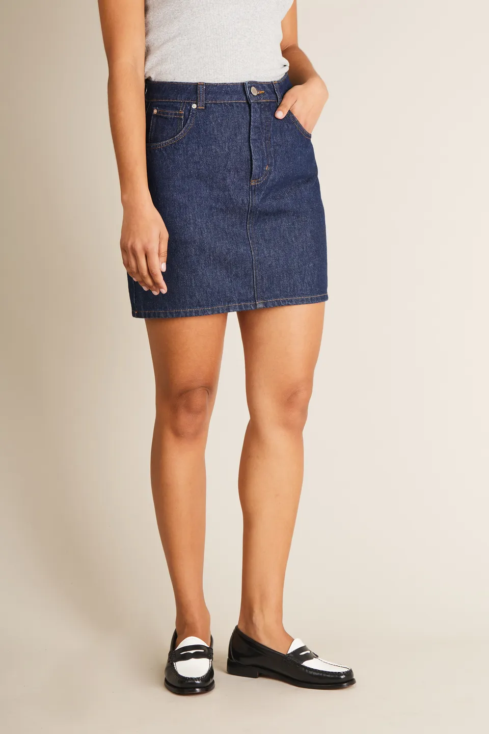le-pantalon-jupe-jean-bleue-bermuda-coton-taille-haute image 1