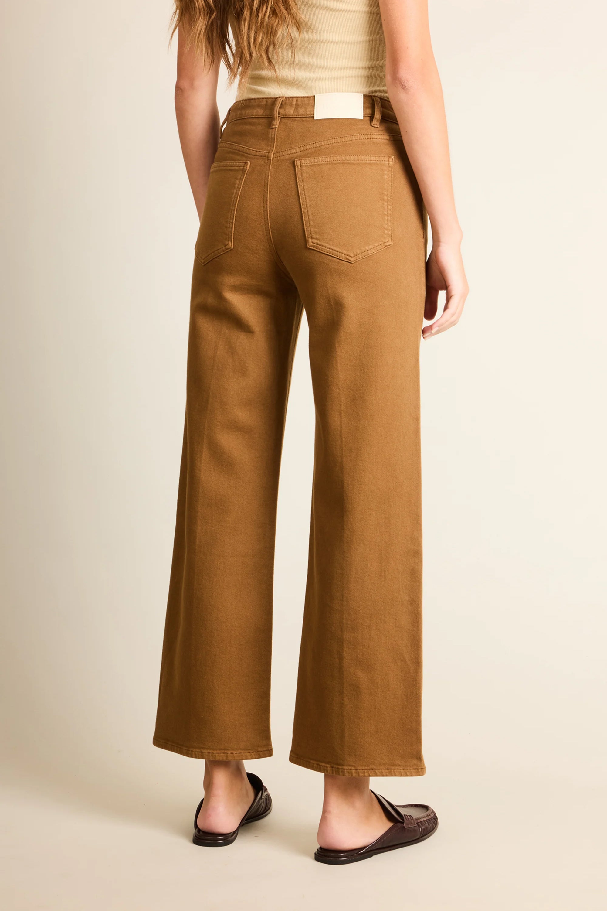 le-pantalon-jean-flare-caramel-jean-femme-coton-recycl image 4