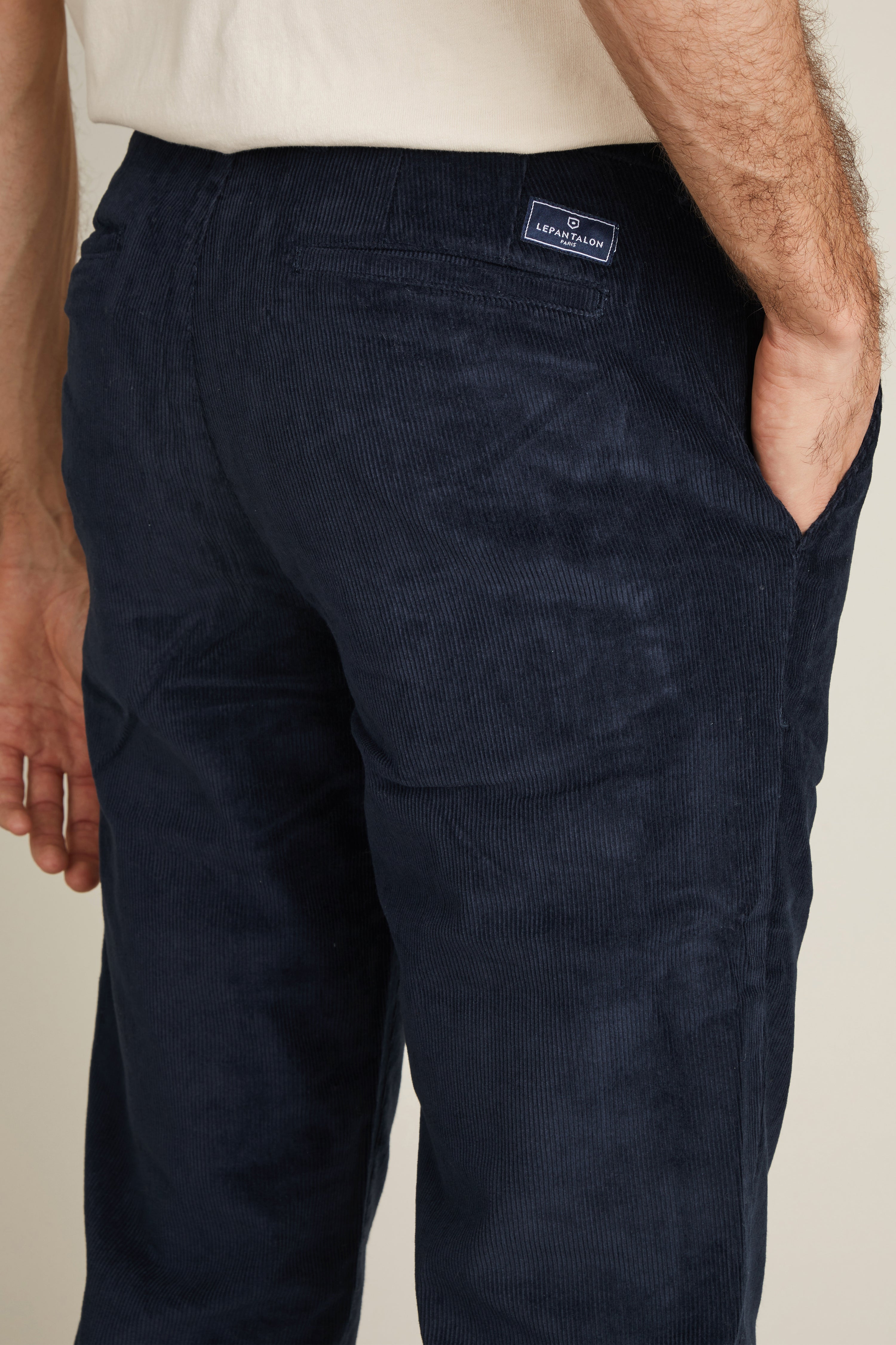 le-pantalon-chino-velours-bleu-marine-semi-slim-stretch image 5