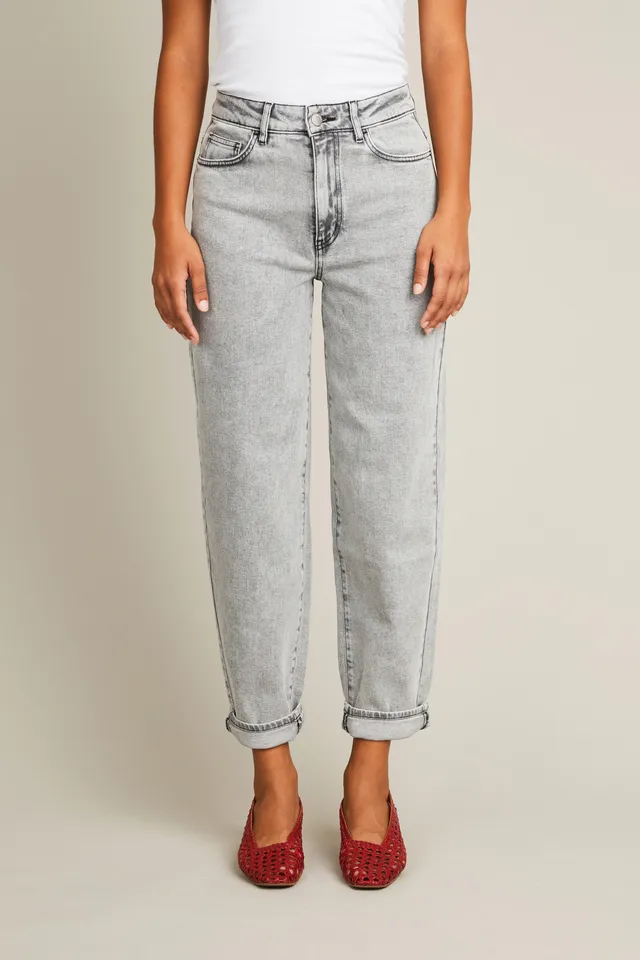 le-pantalon-balloon-jean-femme-noir-snow-black-coton-recycl image 1