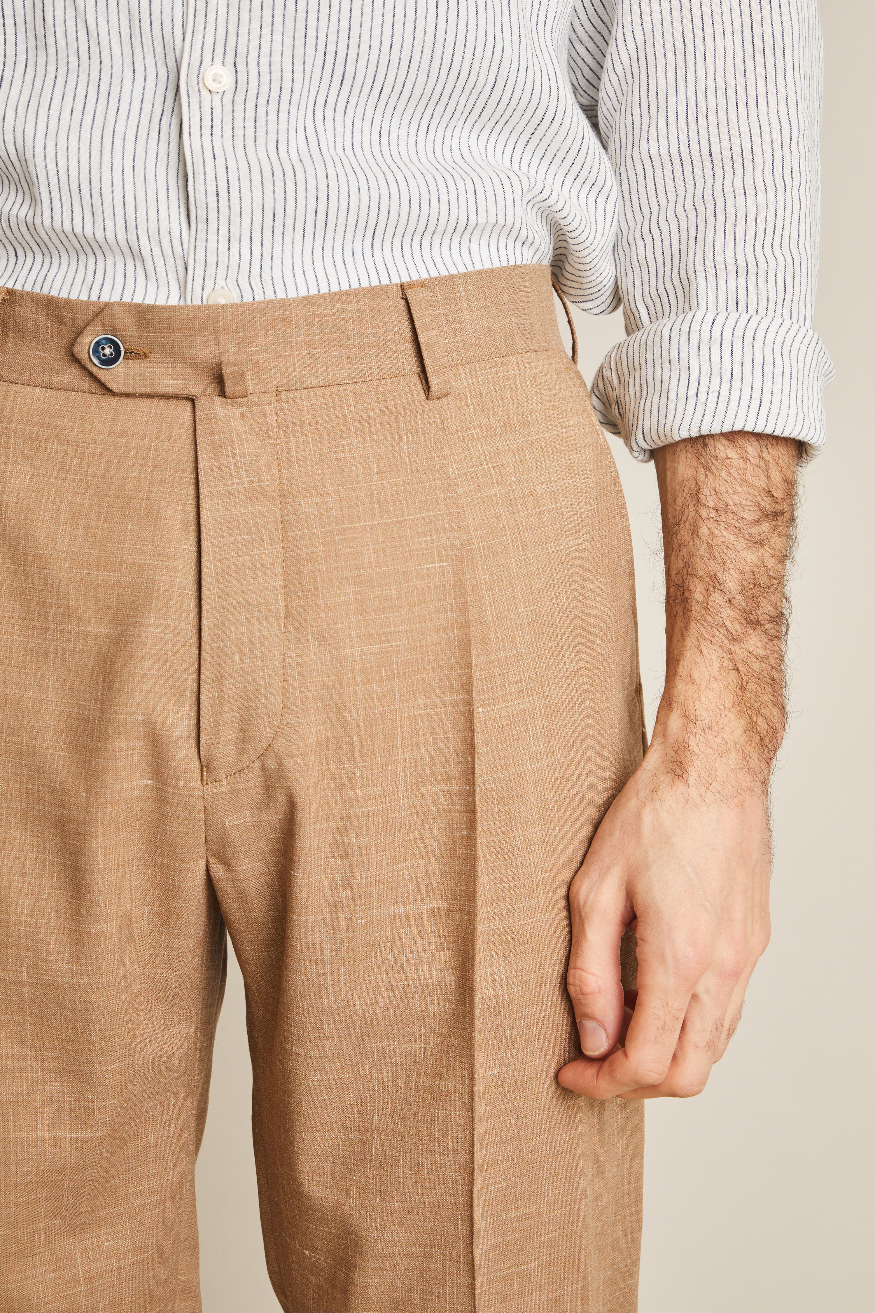 le-pantalon-pantalons-pinces-pantalon-homme-brun-lin-soie image 3