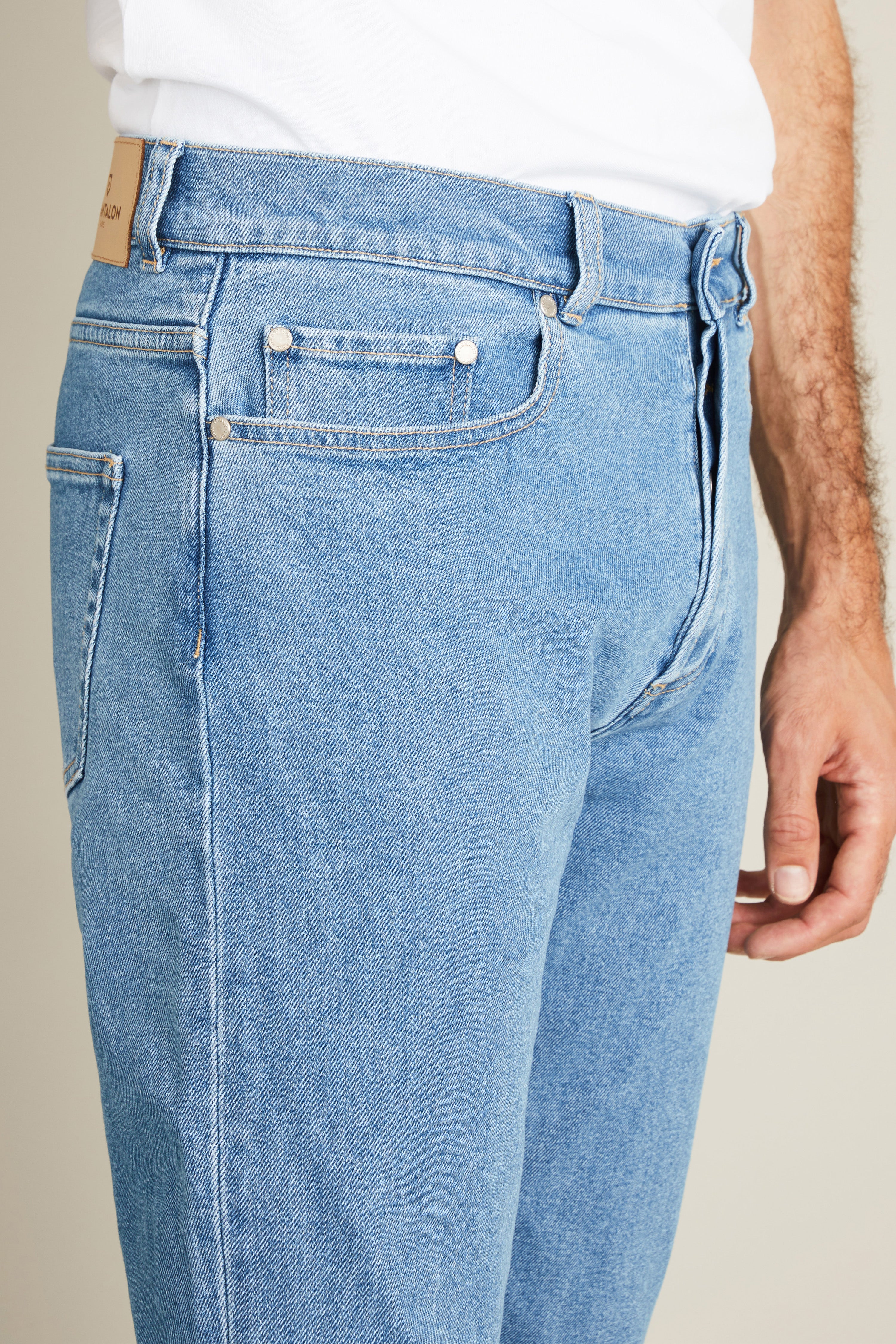 le-pantalon-jean-classique-bleu-medium-semi-slim-homme image 2