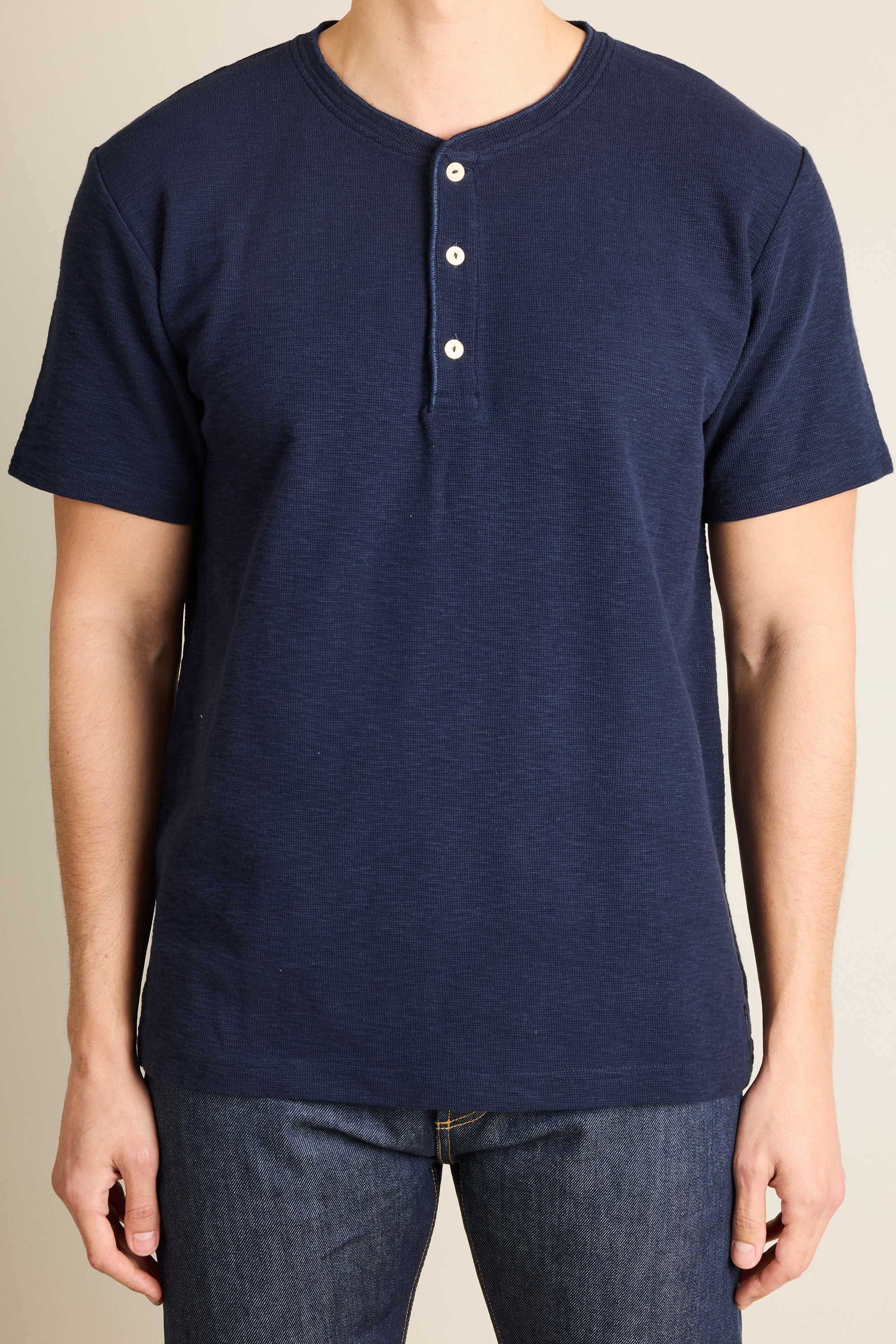 le-pantalon-t-shirts-homme-henley-t-shirt-bleu-marine-coton image 3
