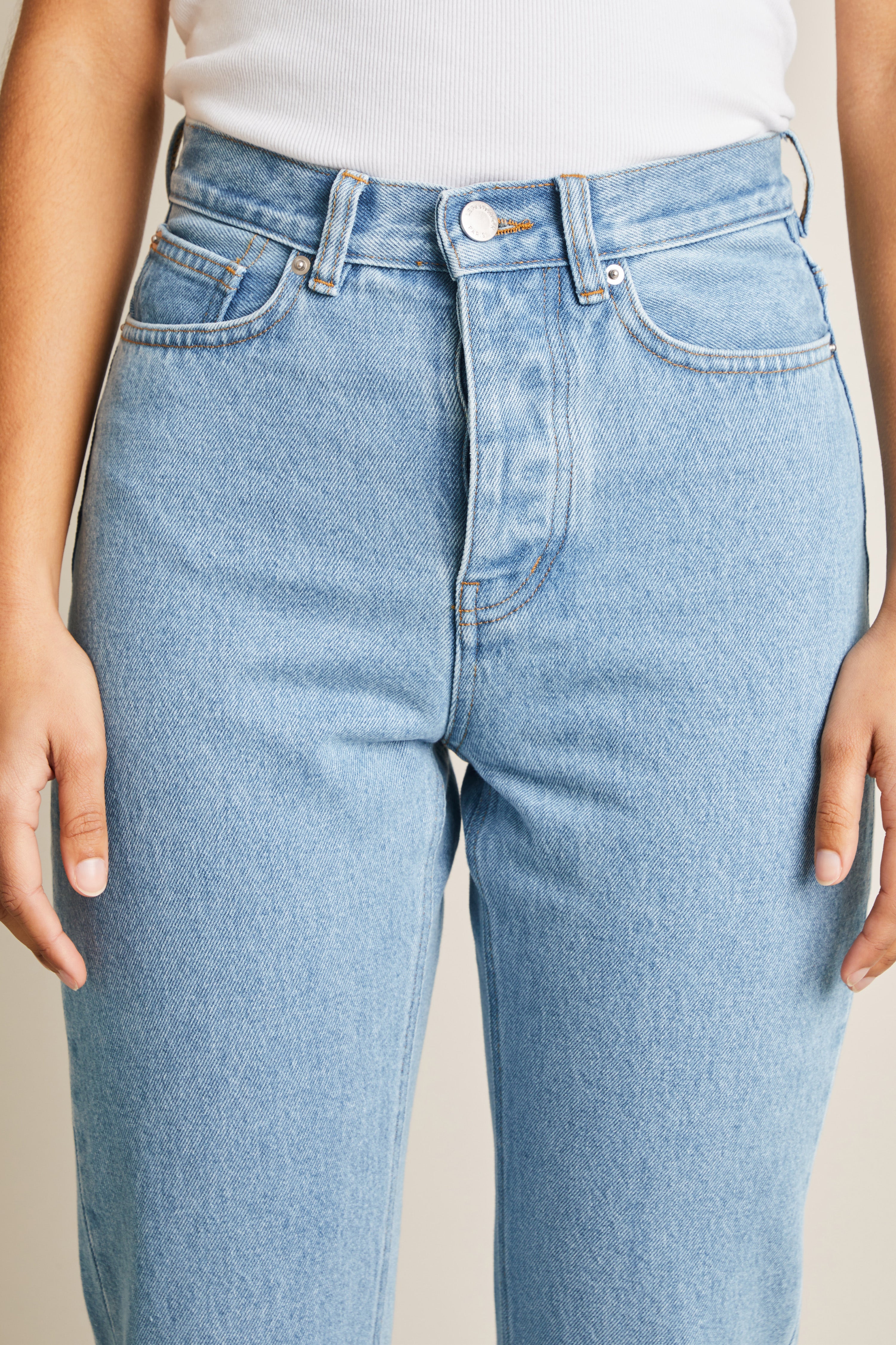 le-pantalon-jean-droit-bleached-v1-jean-homme-42 image 2