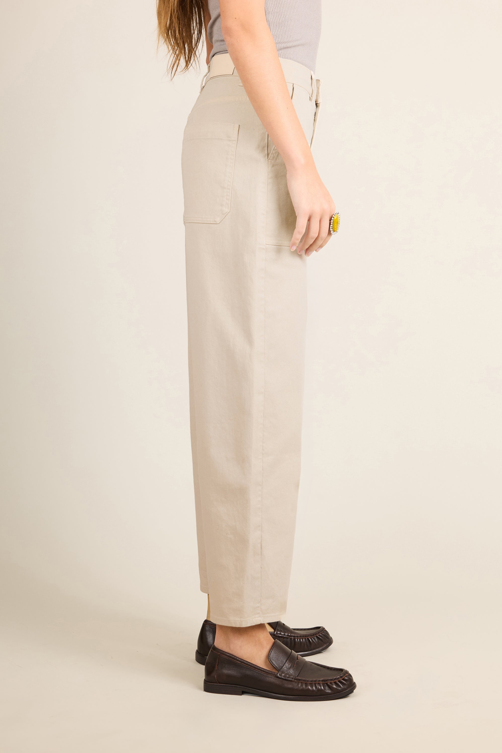 le-pantalon-jean-balloon-fatigue-sable-jean-femme image 6