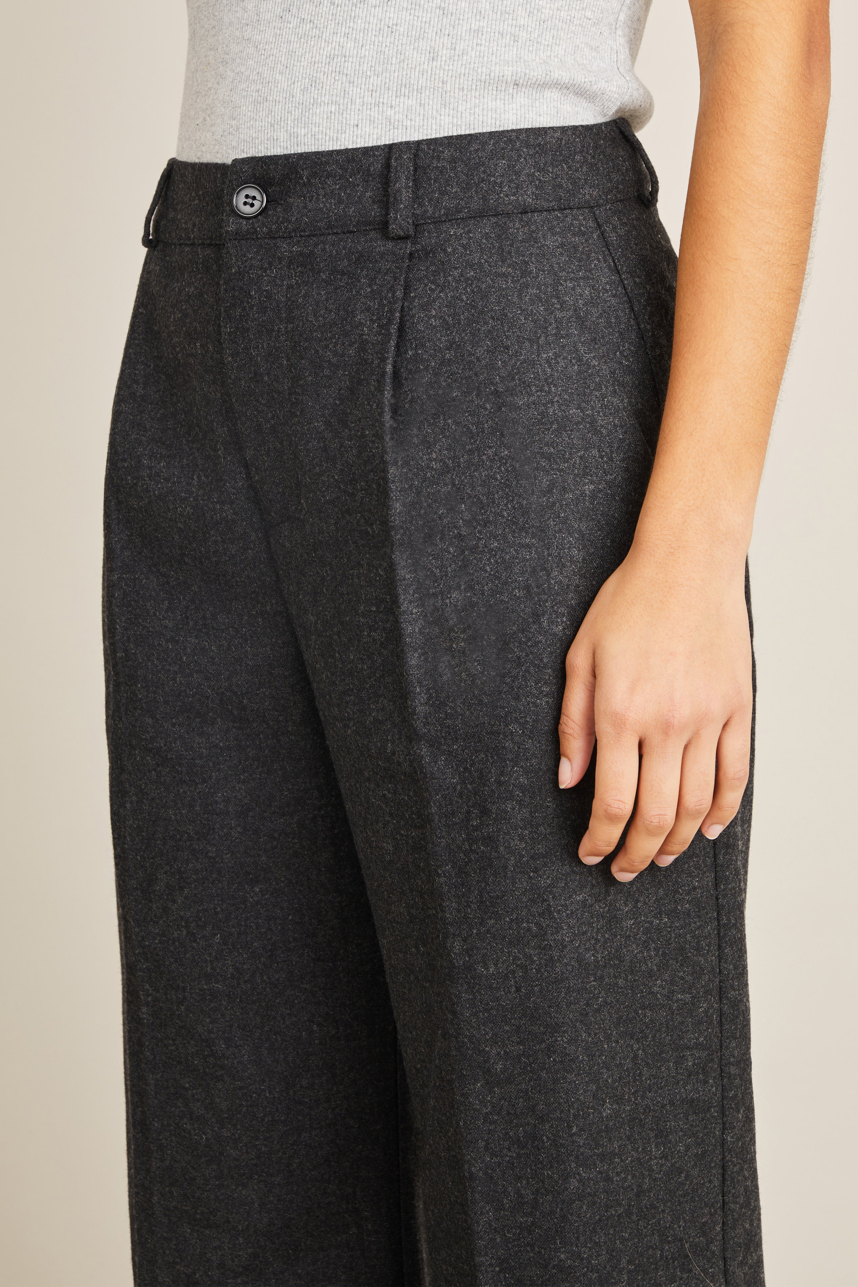 le-pantalon-palazzo-flanelle-gris-anthracite-laine image 2