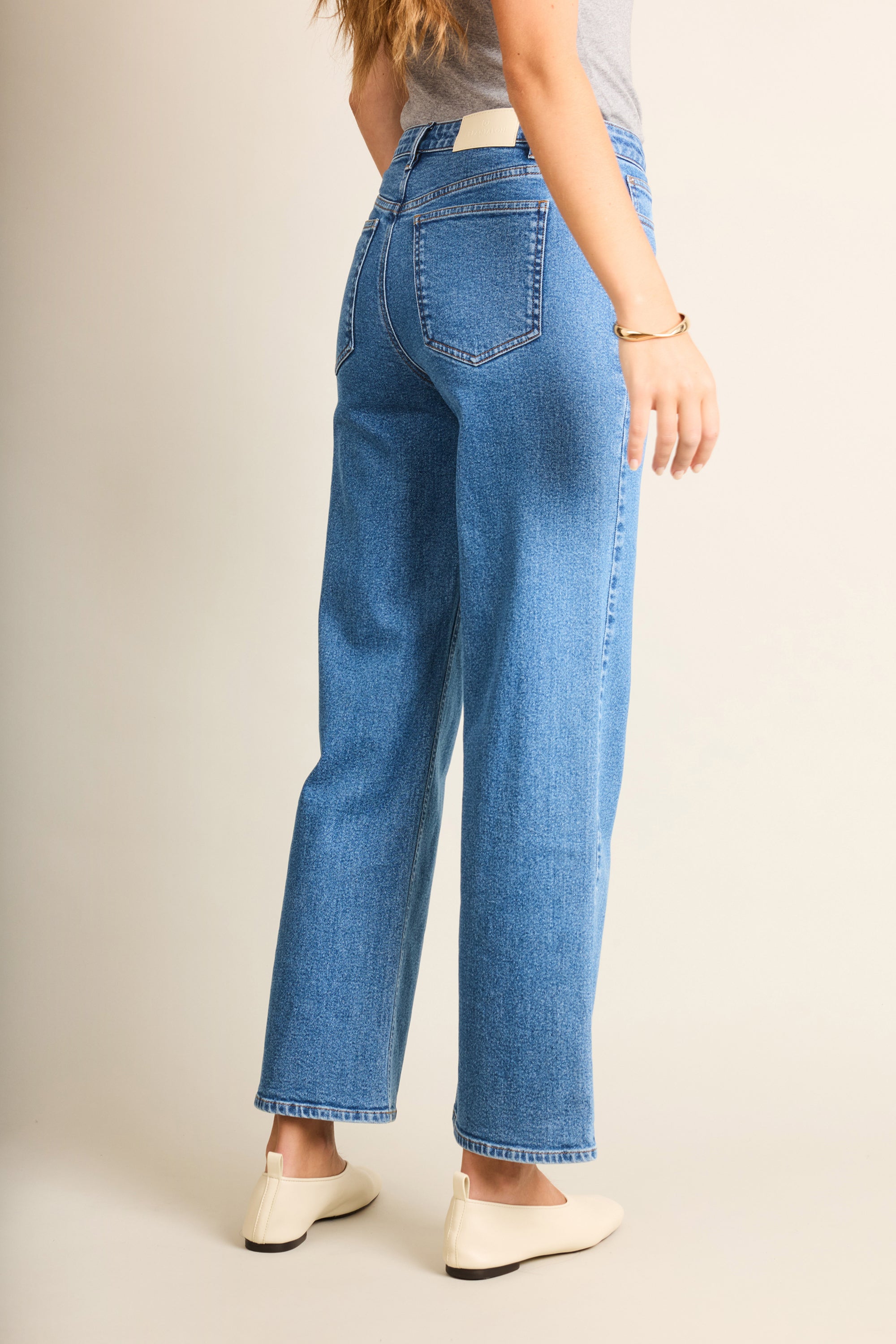 le-pantalon-jean-flare-bleu-stone-jean-femme-stretch image 7