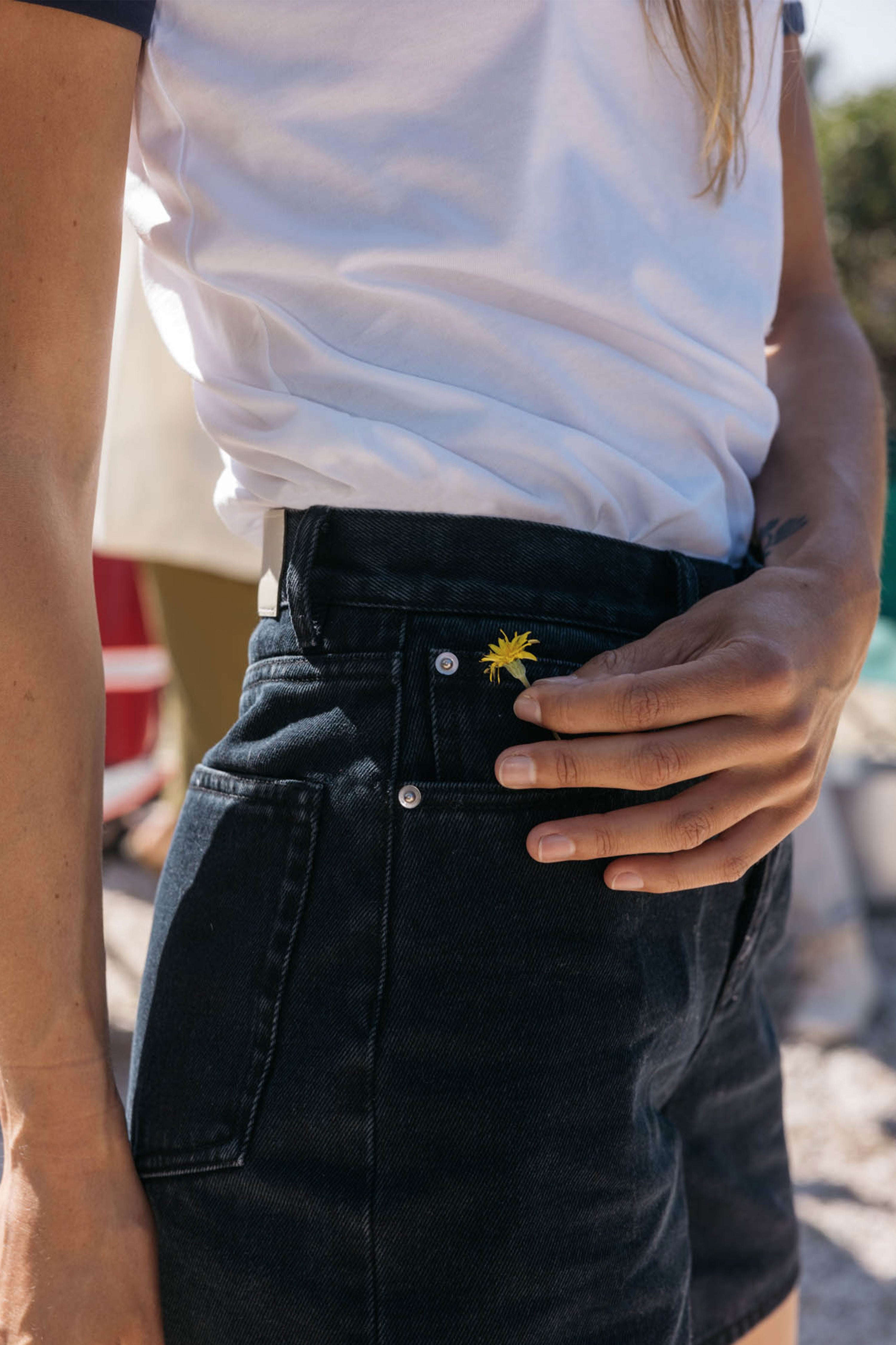 le-pantalon-shorts-et-jupes-femme-short-jean-noir-bermuda-coton image 2