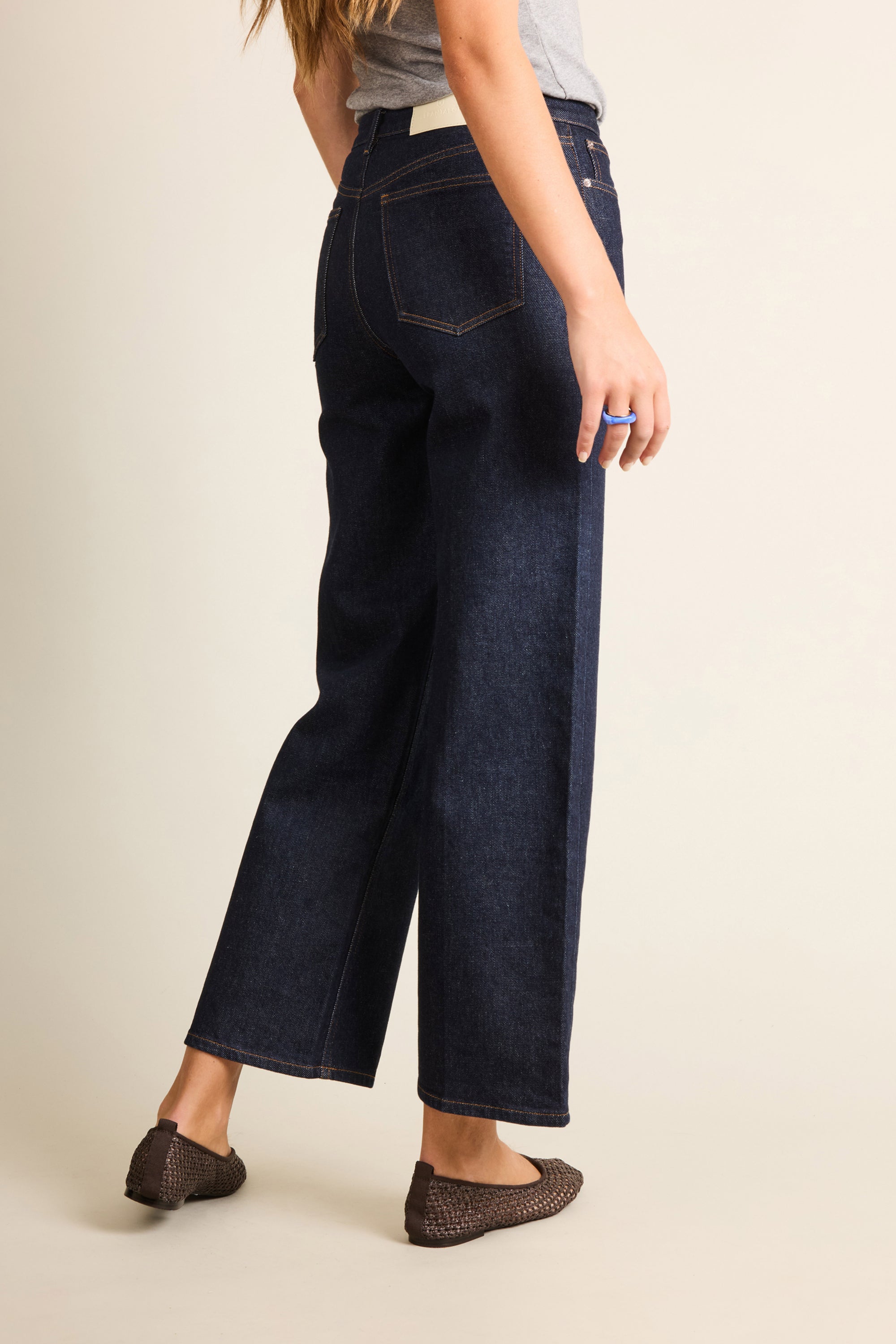 le-pantalon-jeans-femme-jean-flare-bleu-coton-stretch-7-8-me image 4