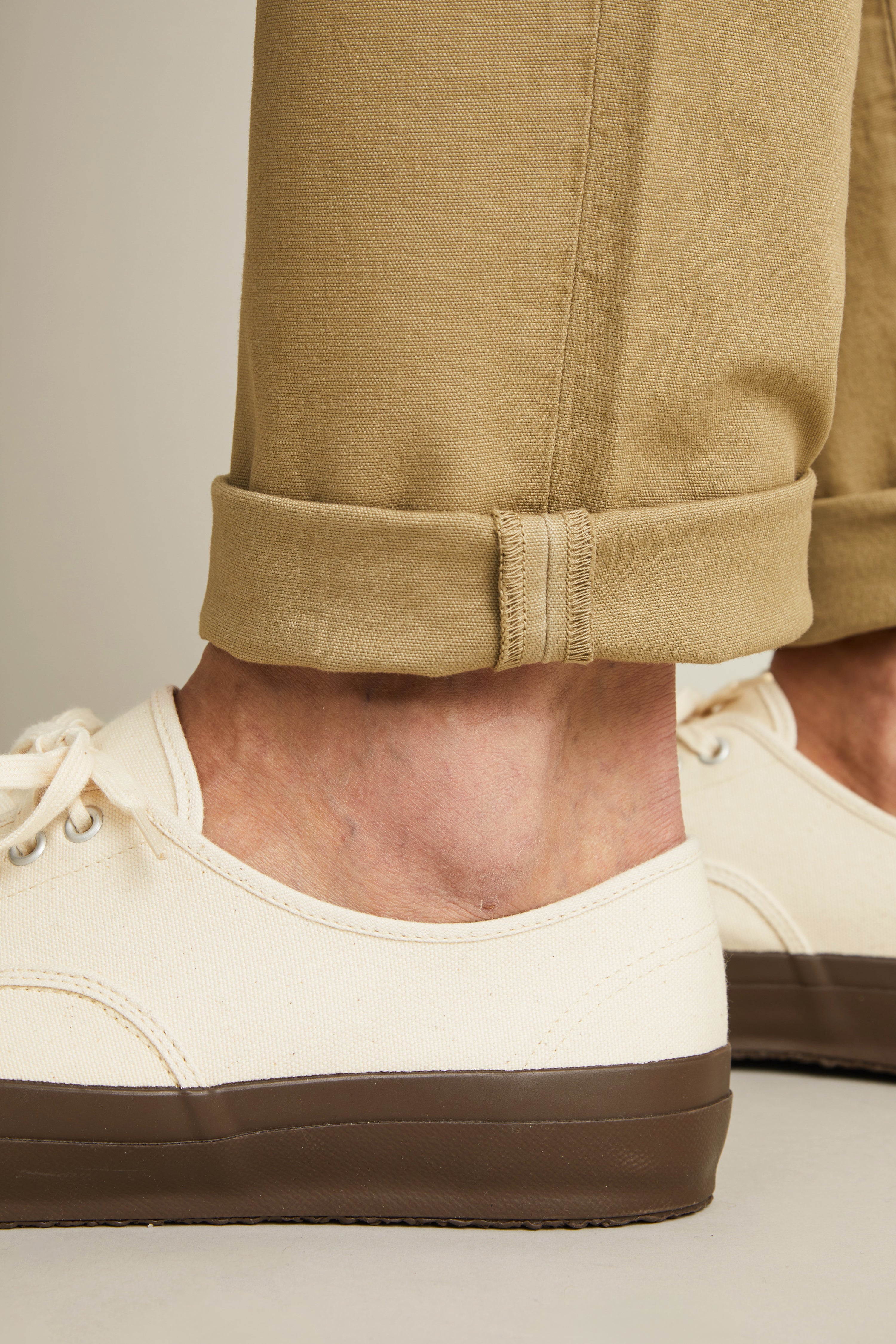 le-pantalon-chino-sport-beige-carotte-coton-stretch image 6