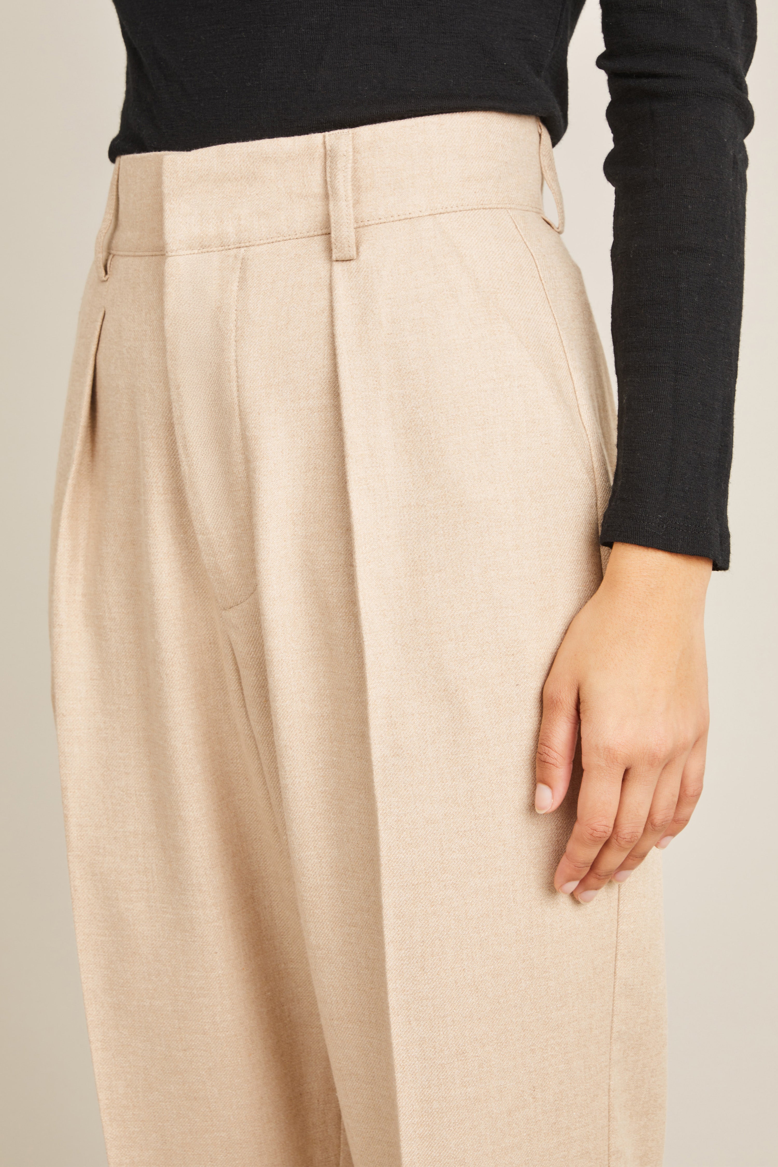 le-pantalon-flanelle-pantalon-femme-beige-cigarette-laine image 3