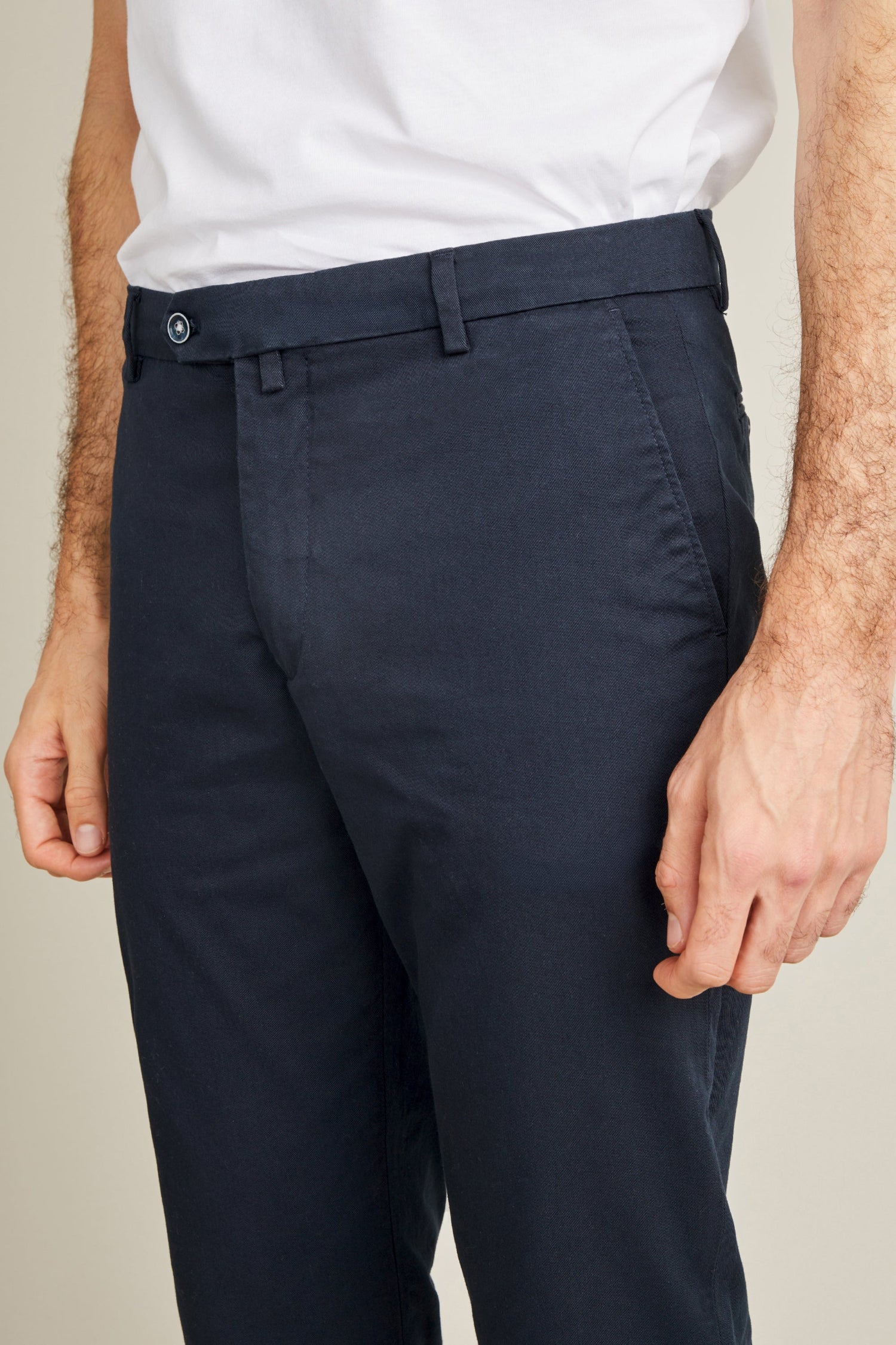 le-pantalon-chinos-homme-chino-bleu-marine-coton-semi-slim image 5