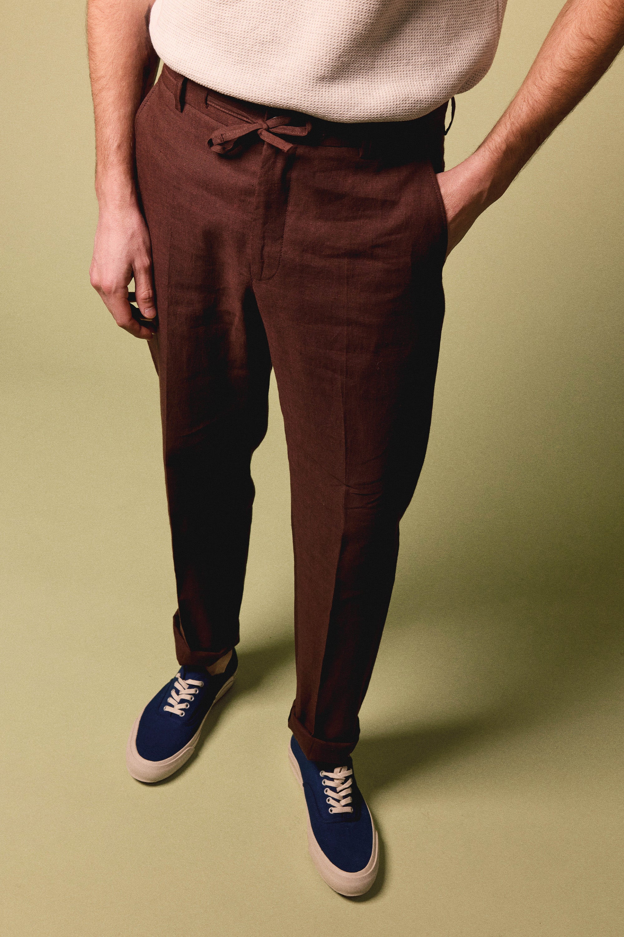 le-pantalon-chinos-homme-pantalon-lin-b-ne-coupe-carotte image 4