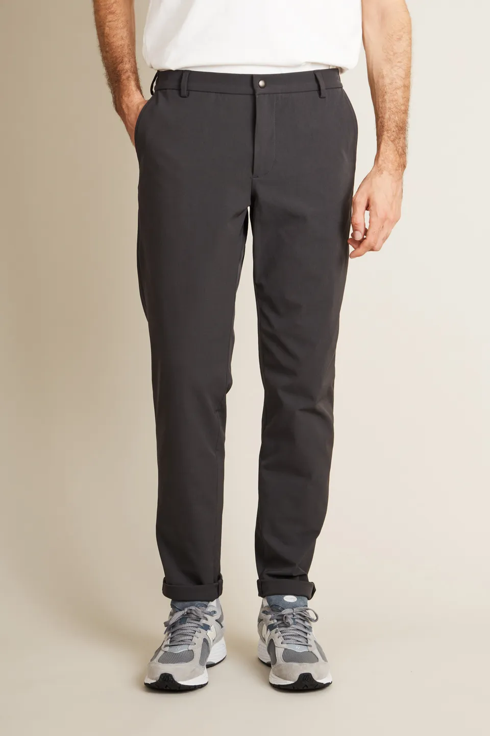 le-pantalon-chinos-homme-chino-technique-gris-anthracite-stretch image 1
