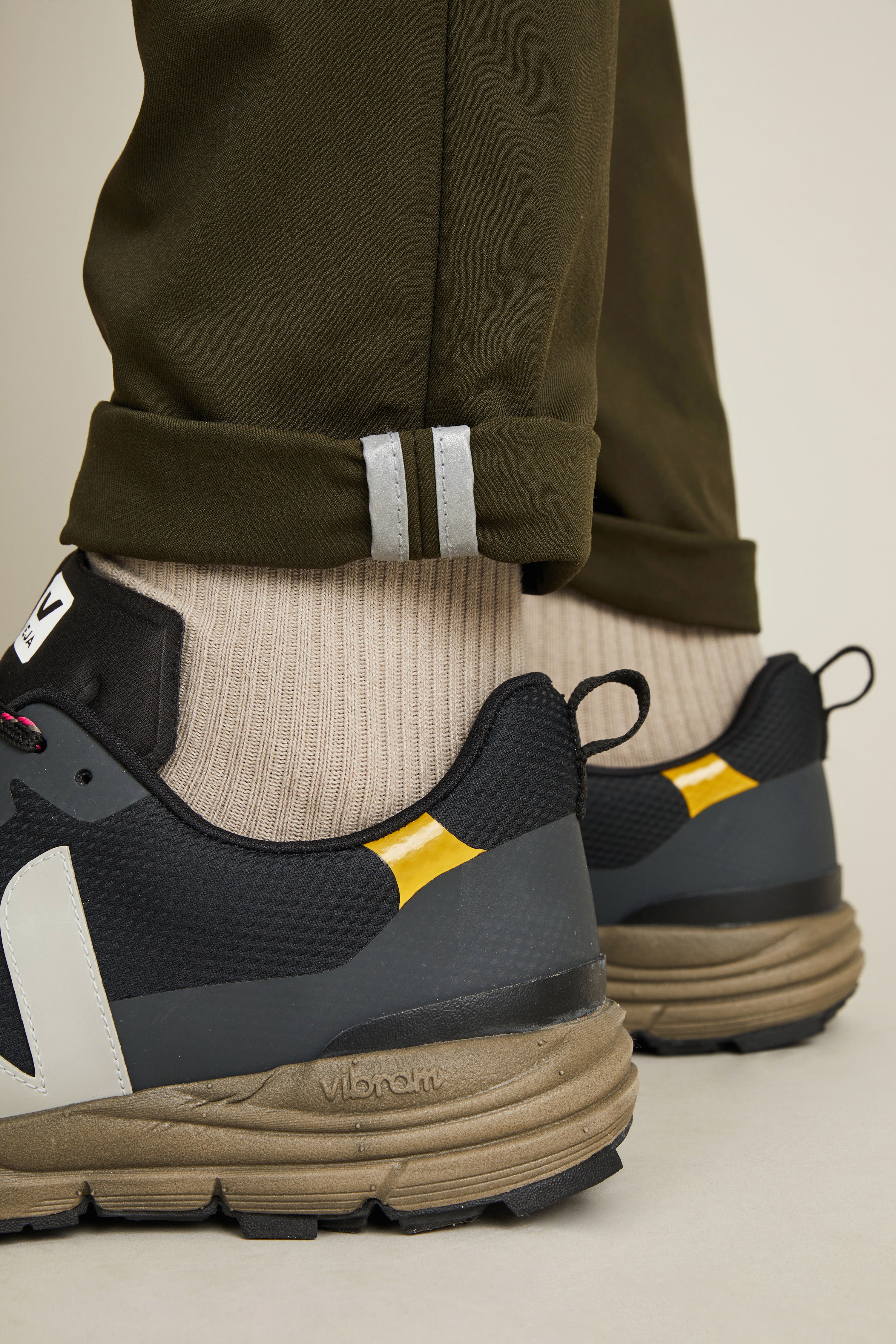 le-pantalon-chinos-homme-chino-technique-kaki-stretch image 7