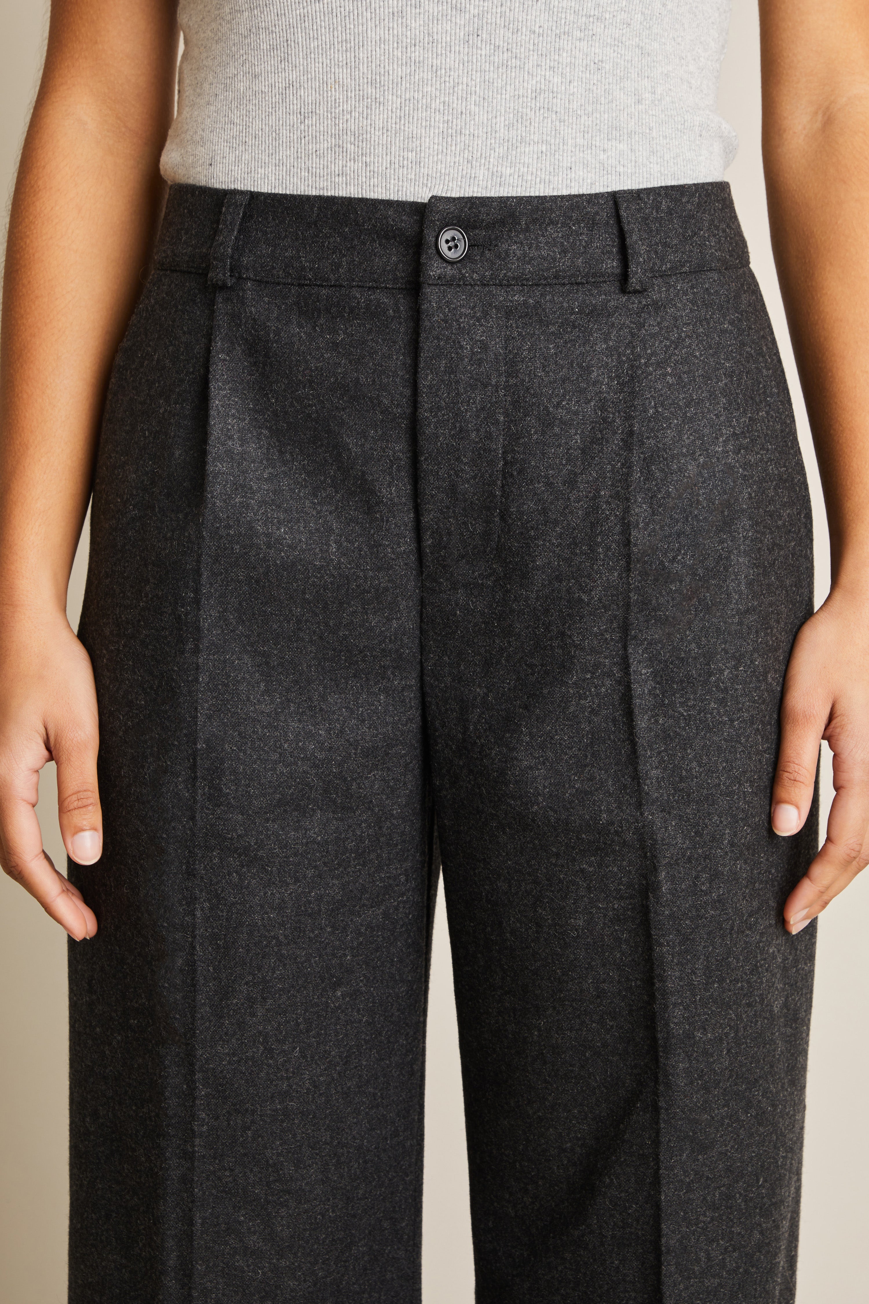 le-pantalon-palazzo-flanelle-gris-anthracite-laine image 3